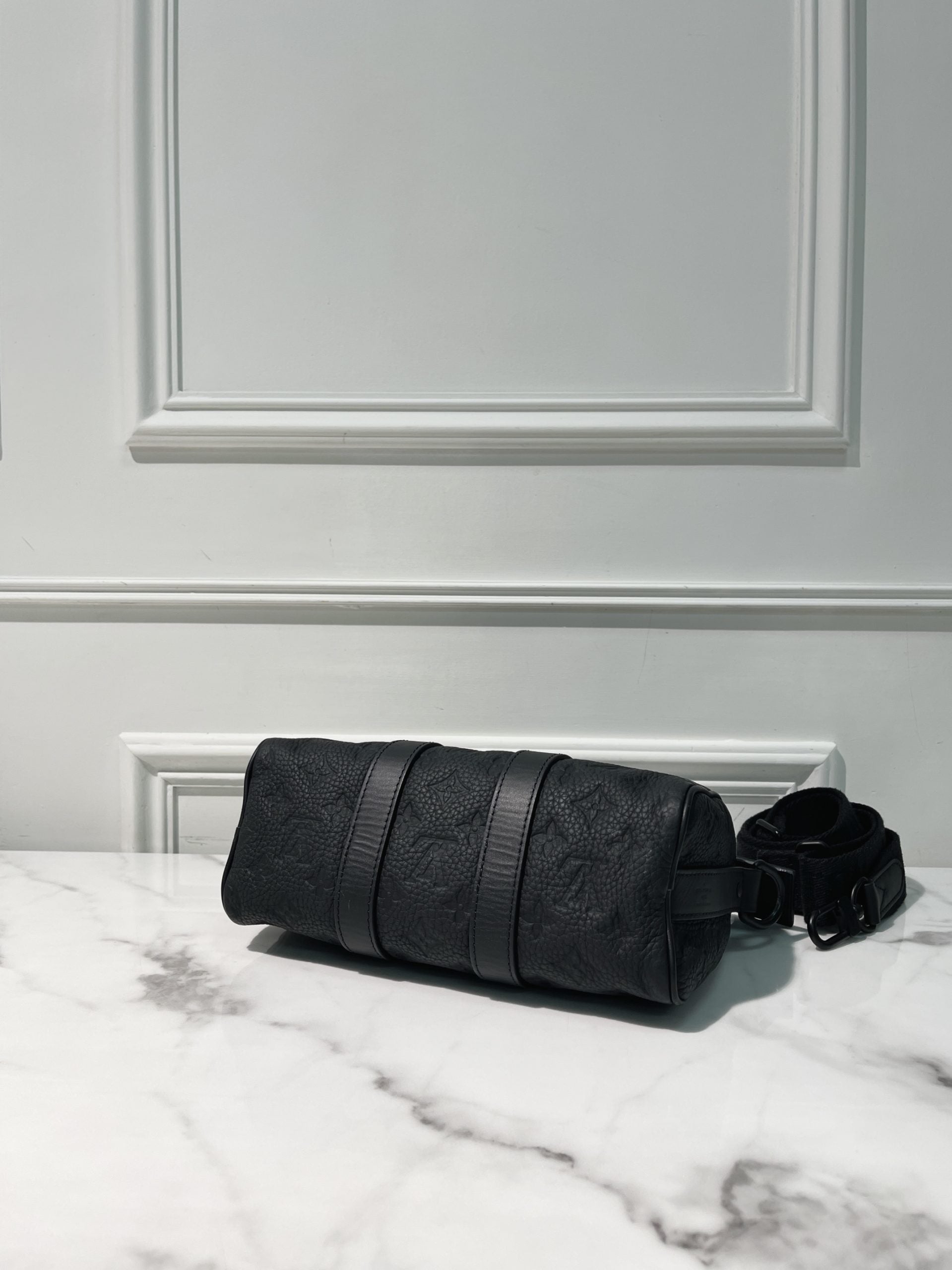 LV KEEPALL 25, So Black