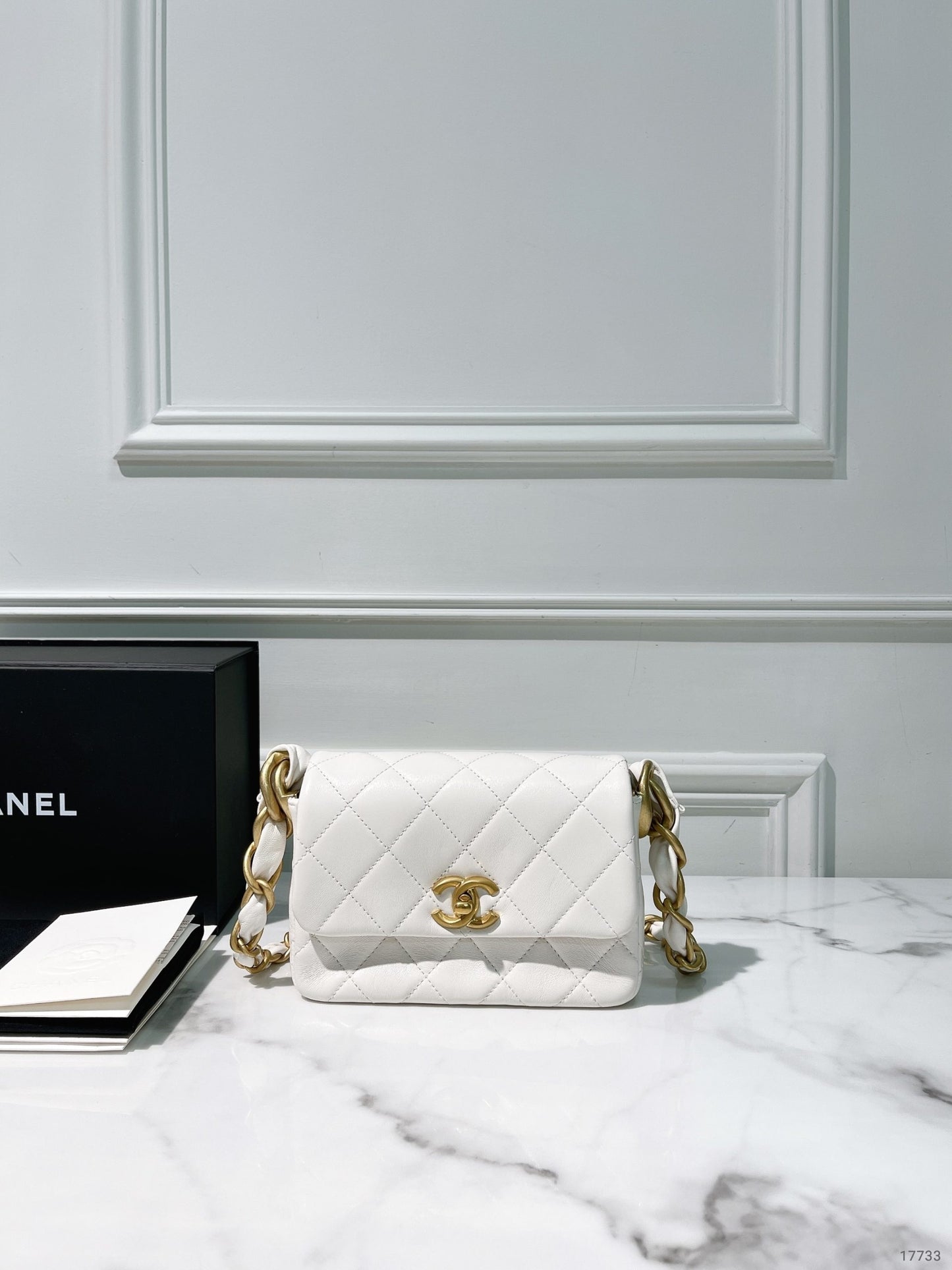 CHANEL 24S HOBO, White/Gold