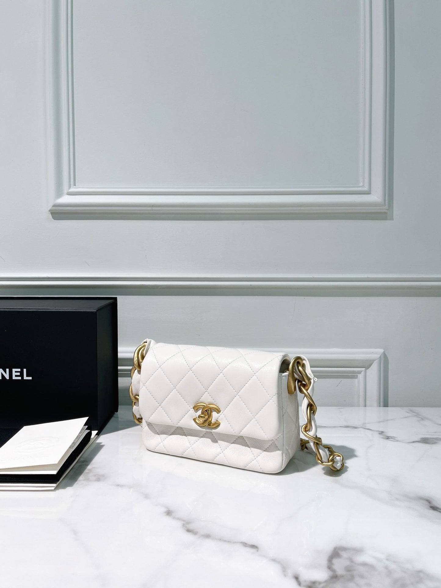 CHANEL 24S HOBO, White/Gold