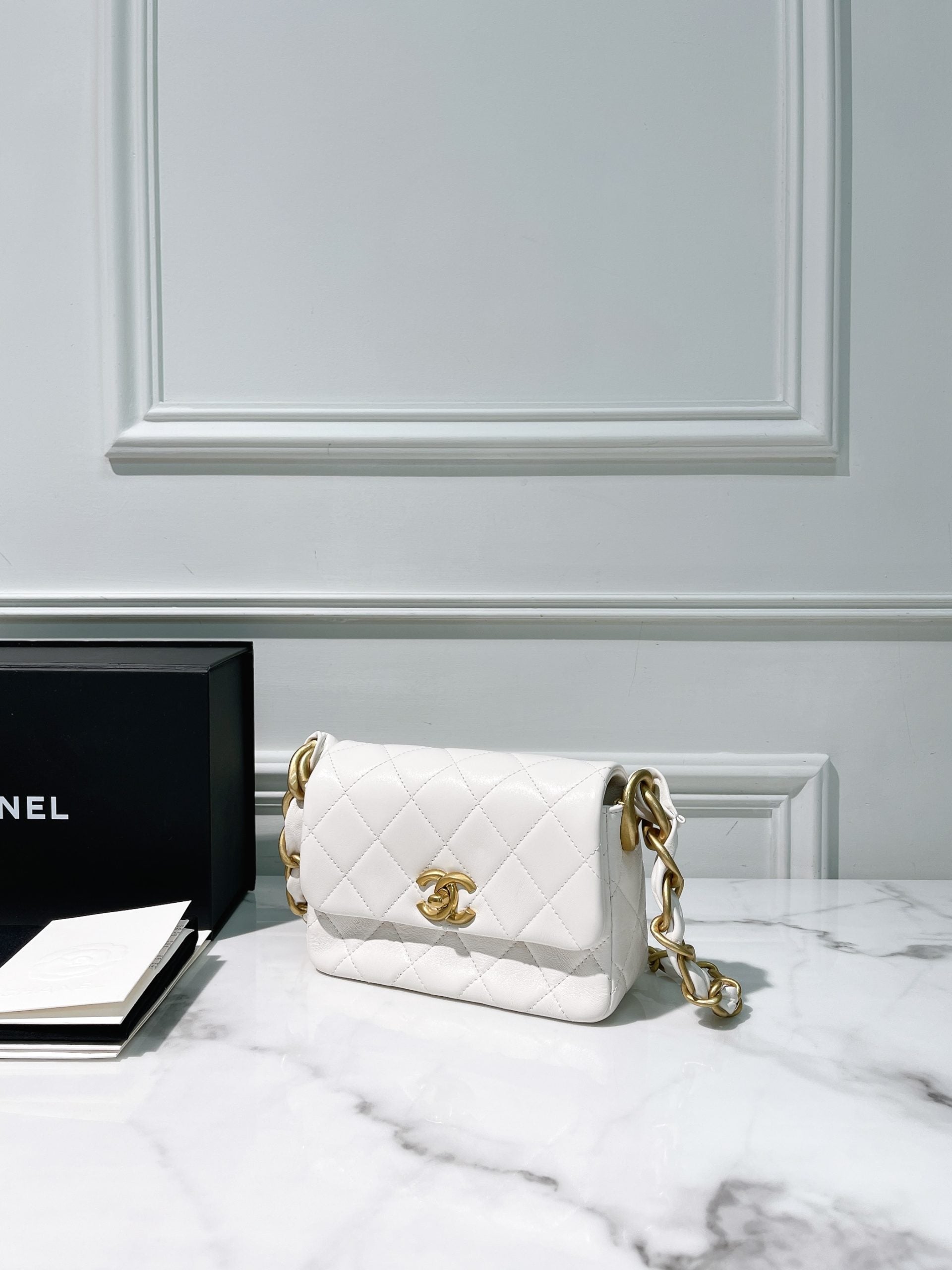 CHANEL 24S HOBO, White/Gold