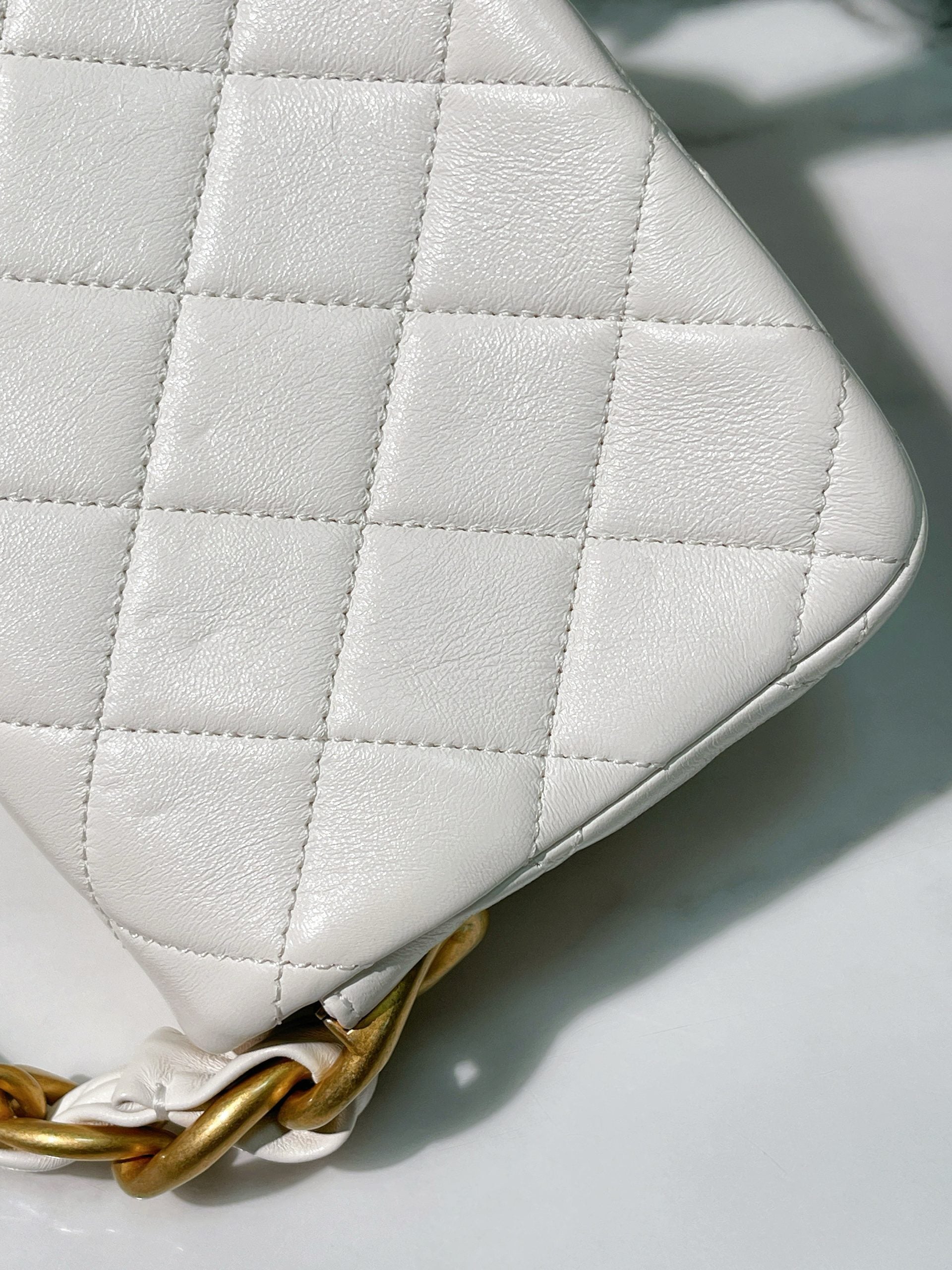 CHANEL 24S HOBO, White/Gold