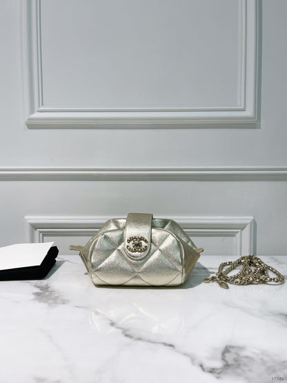 CHANEL 25A CUFF BAG, Gold/Gold