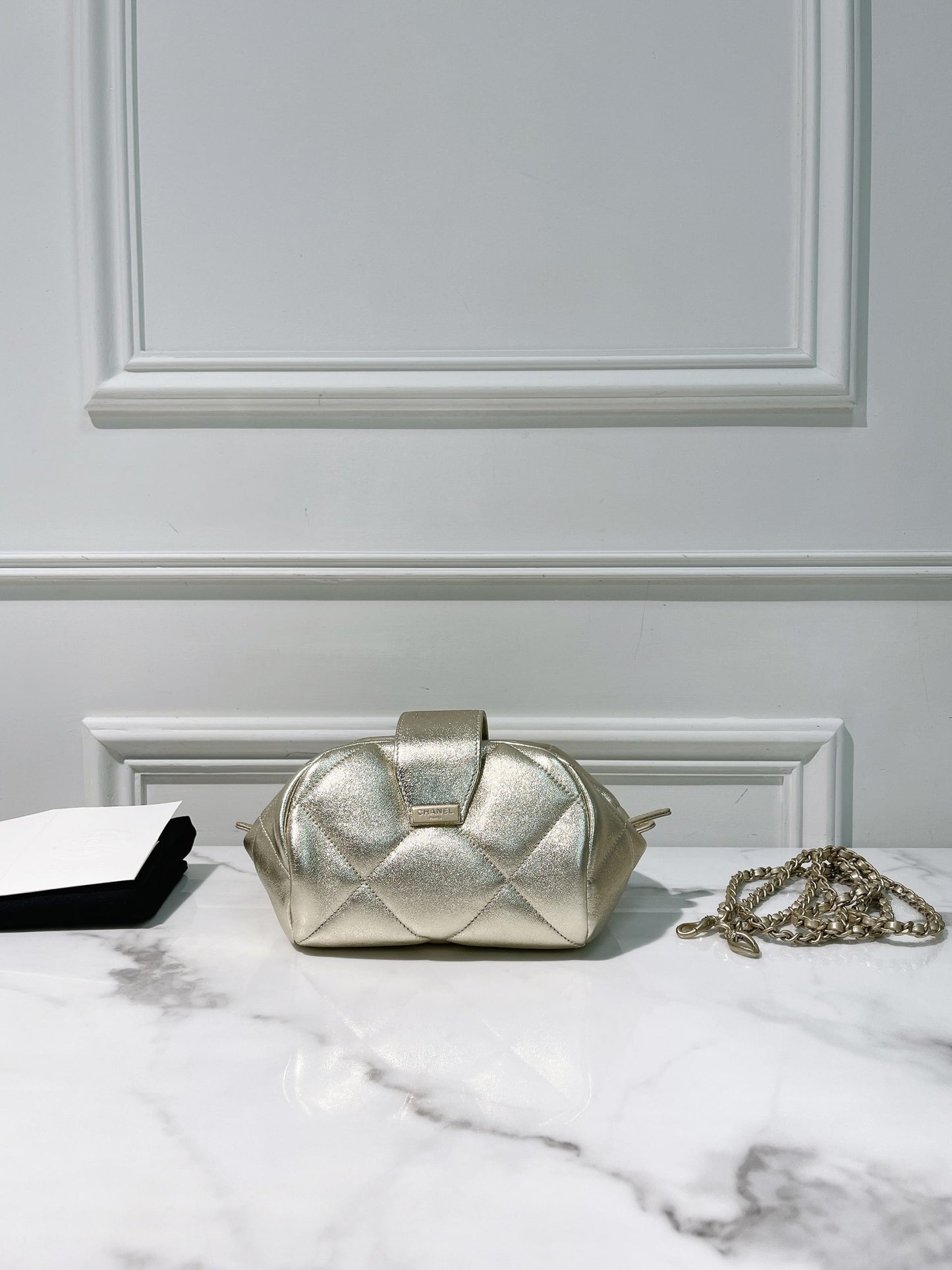 CHANEL 25A CUFF BAG, Gold/Gold