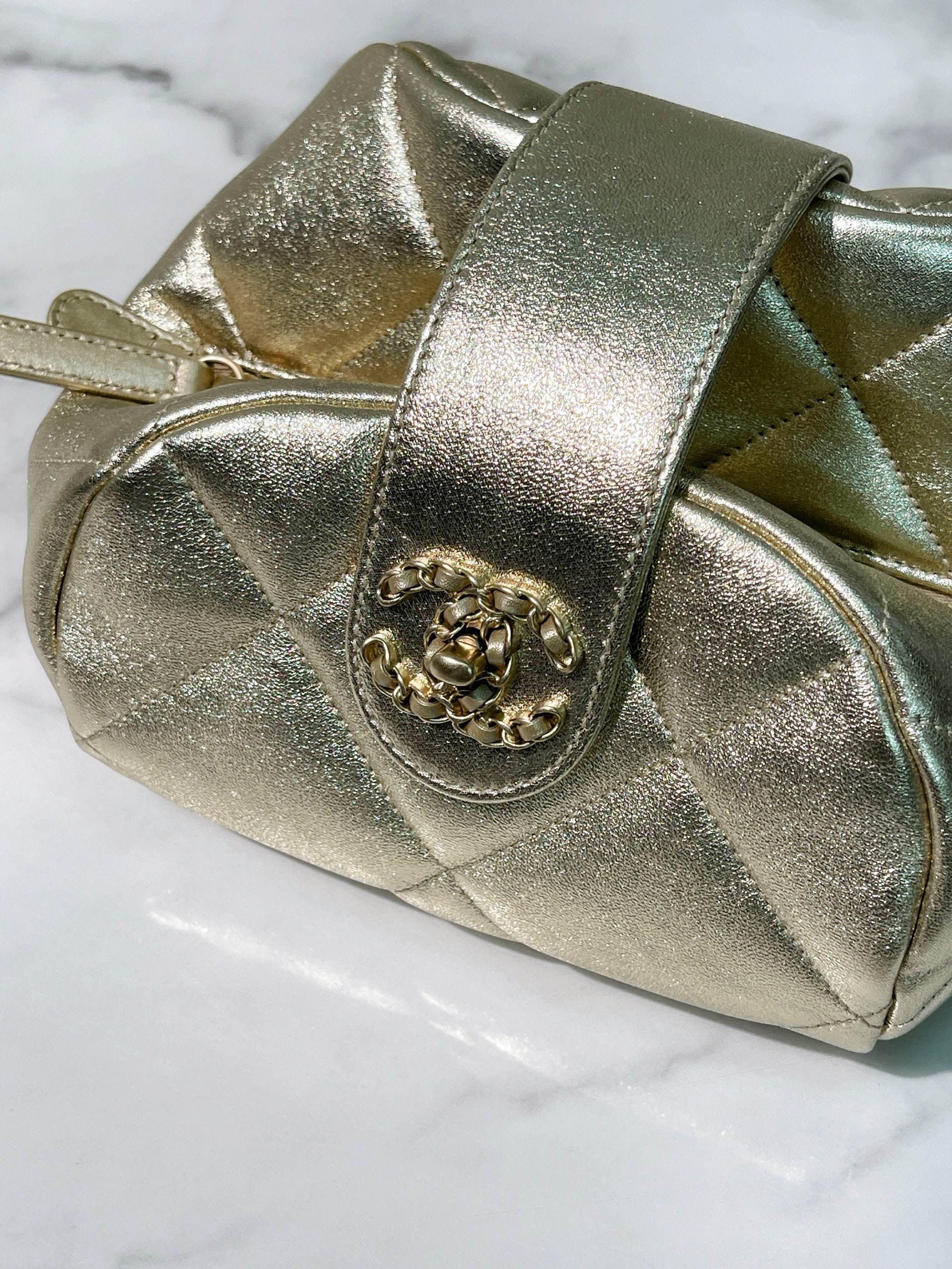 CHANEL 25A CUFF BAG, Gold/Gold