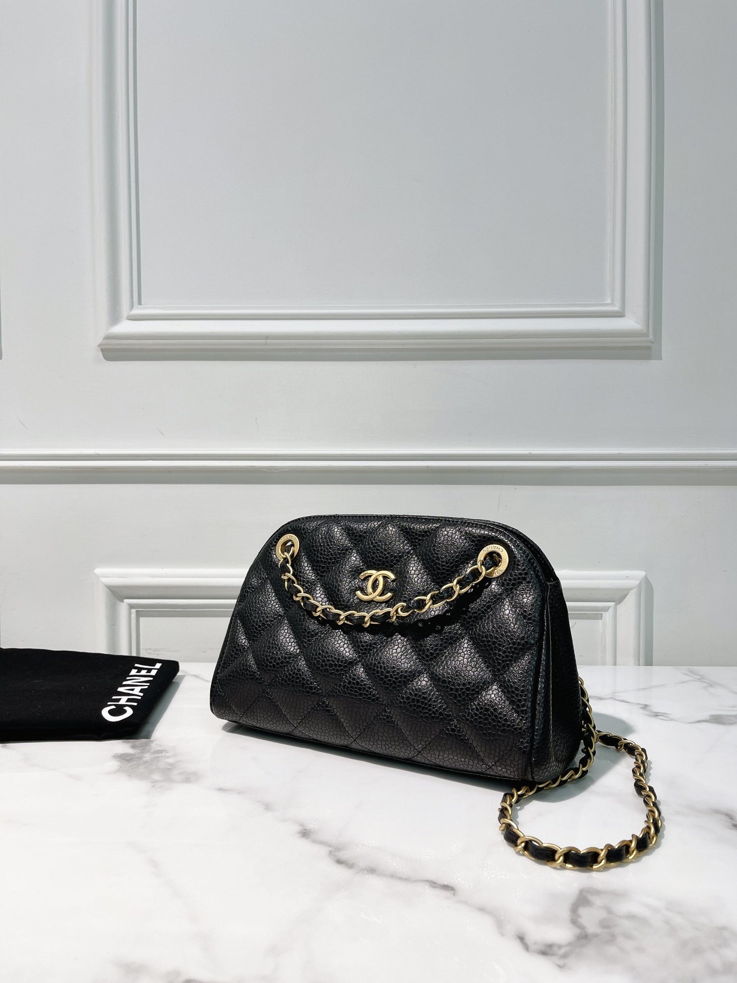 CHANEL 24K CLUTCH WITH CHAIN, Black/Gold