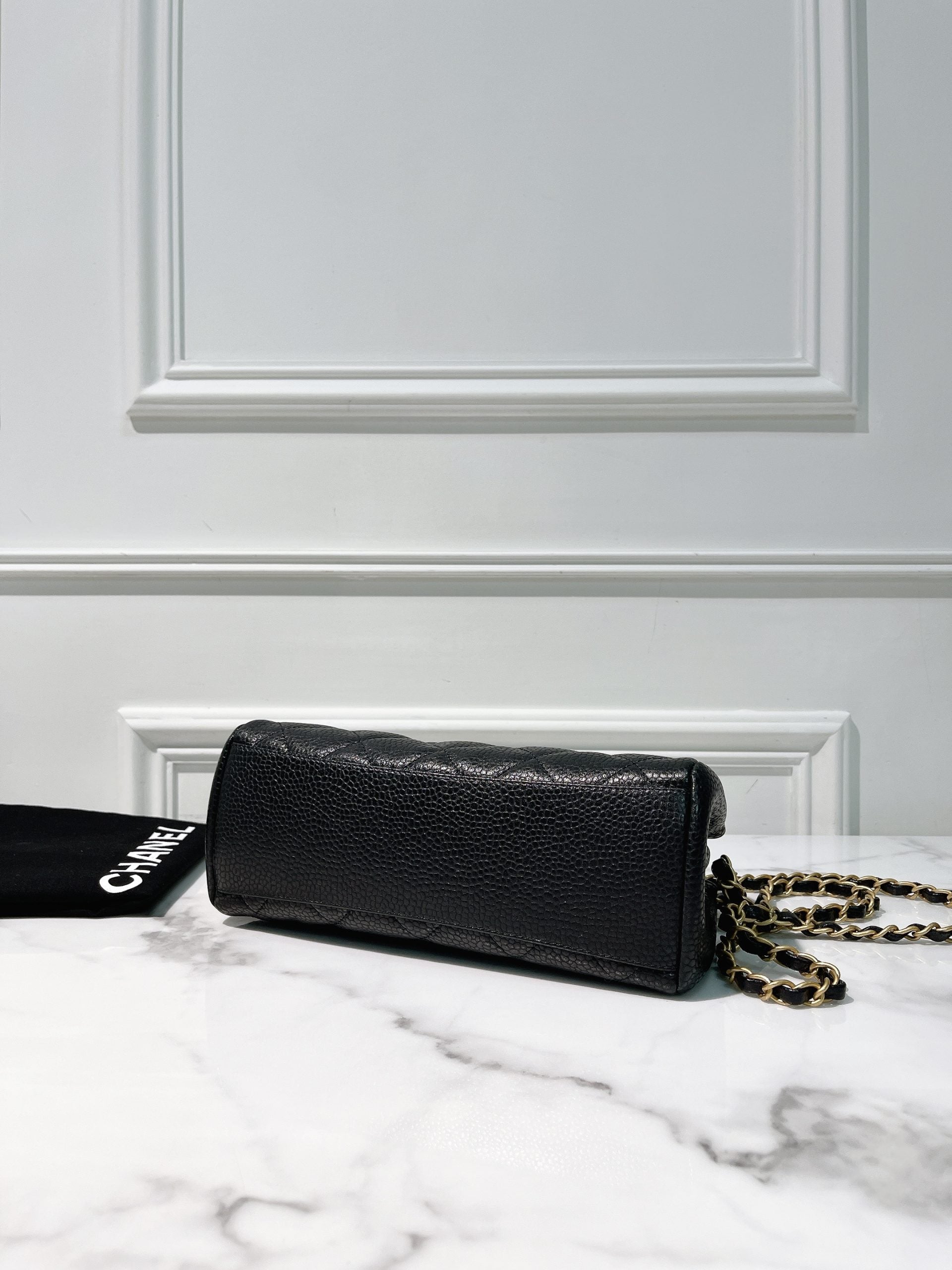 CHANEL 24K CLUTCH WITH CHAIN, Black/Gold