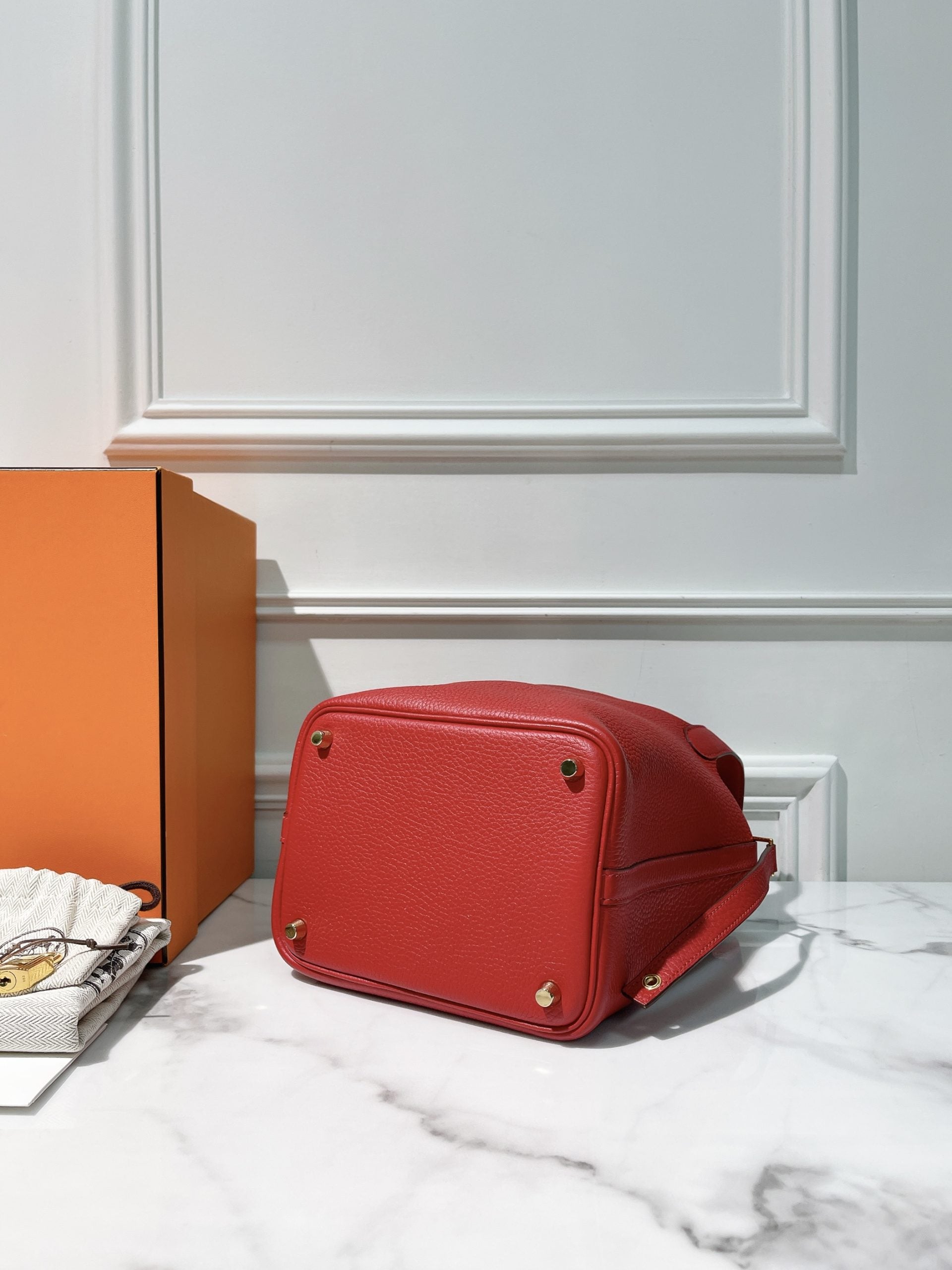 HERMES PICOTIN LOCK 18, Rouge Casaque/Gold