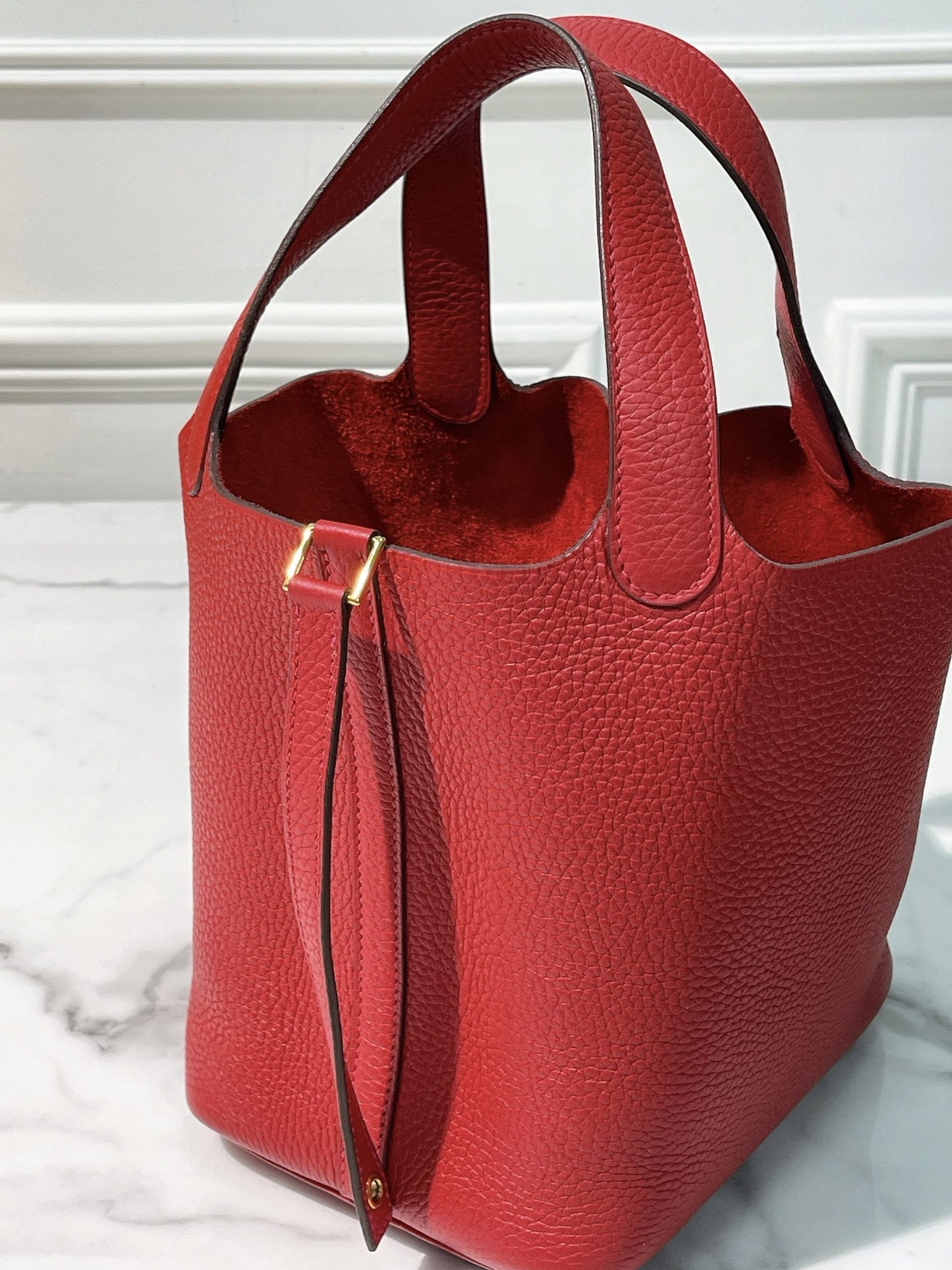 HERMES PICOTIN LOCK 18, Rouge Casaque/Gold