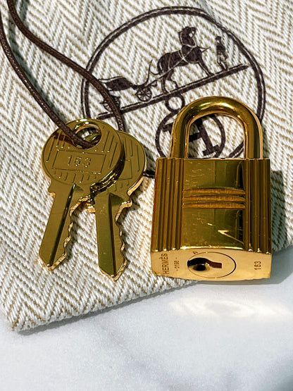 HERMES PICOTIN LOCK 18, Rouge Casaque/Gold