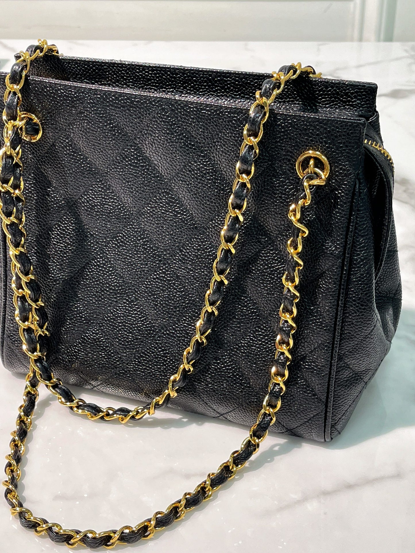 CHANEL VINTAGE SHOULDER BAG, Black/Gold
