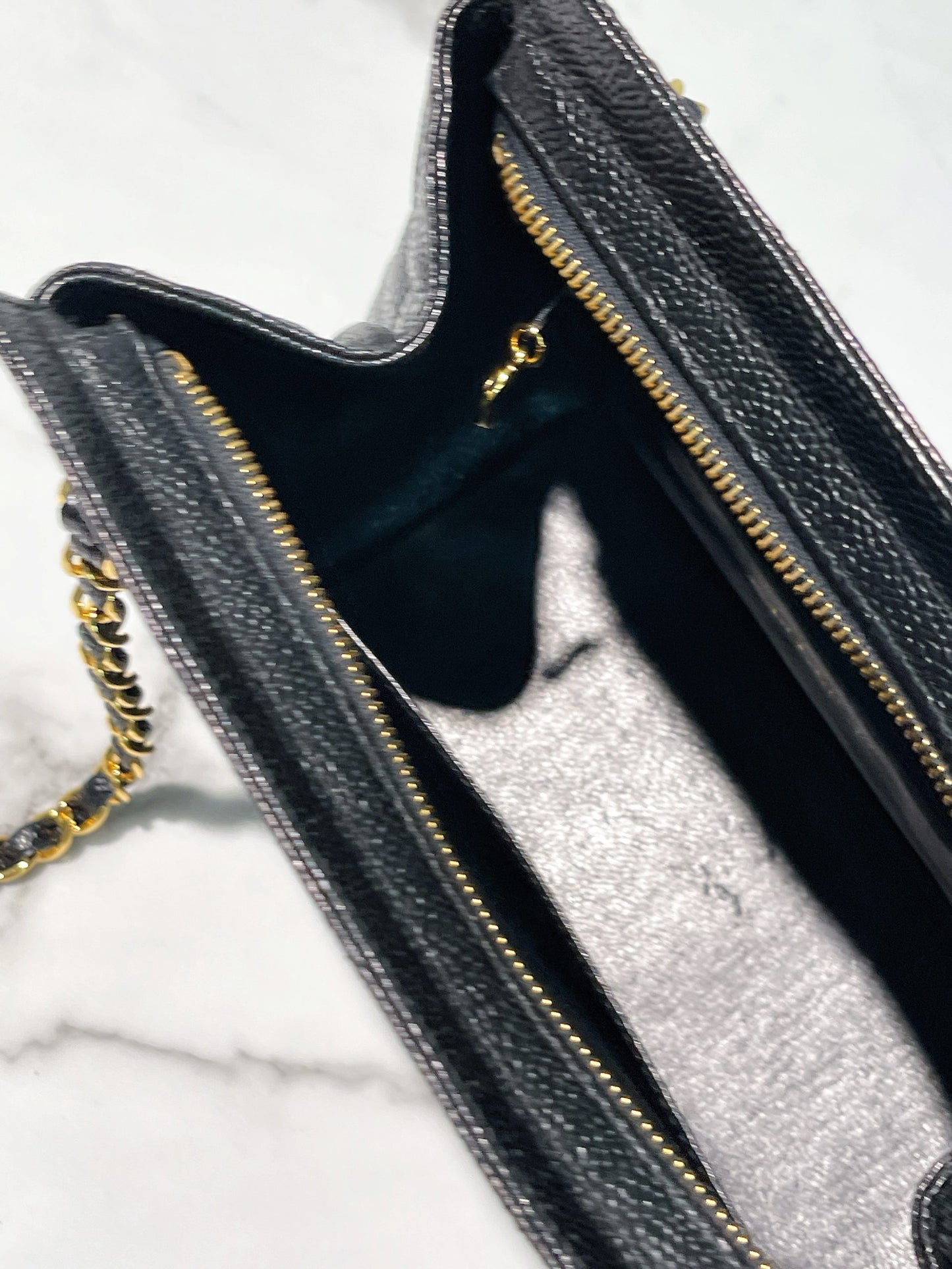 CHANEL VINTAGE SHOULDER BAG, Black/Gold