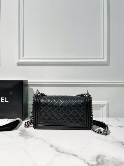 CHANEL MEDIUM BOY, Black/Silver