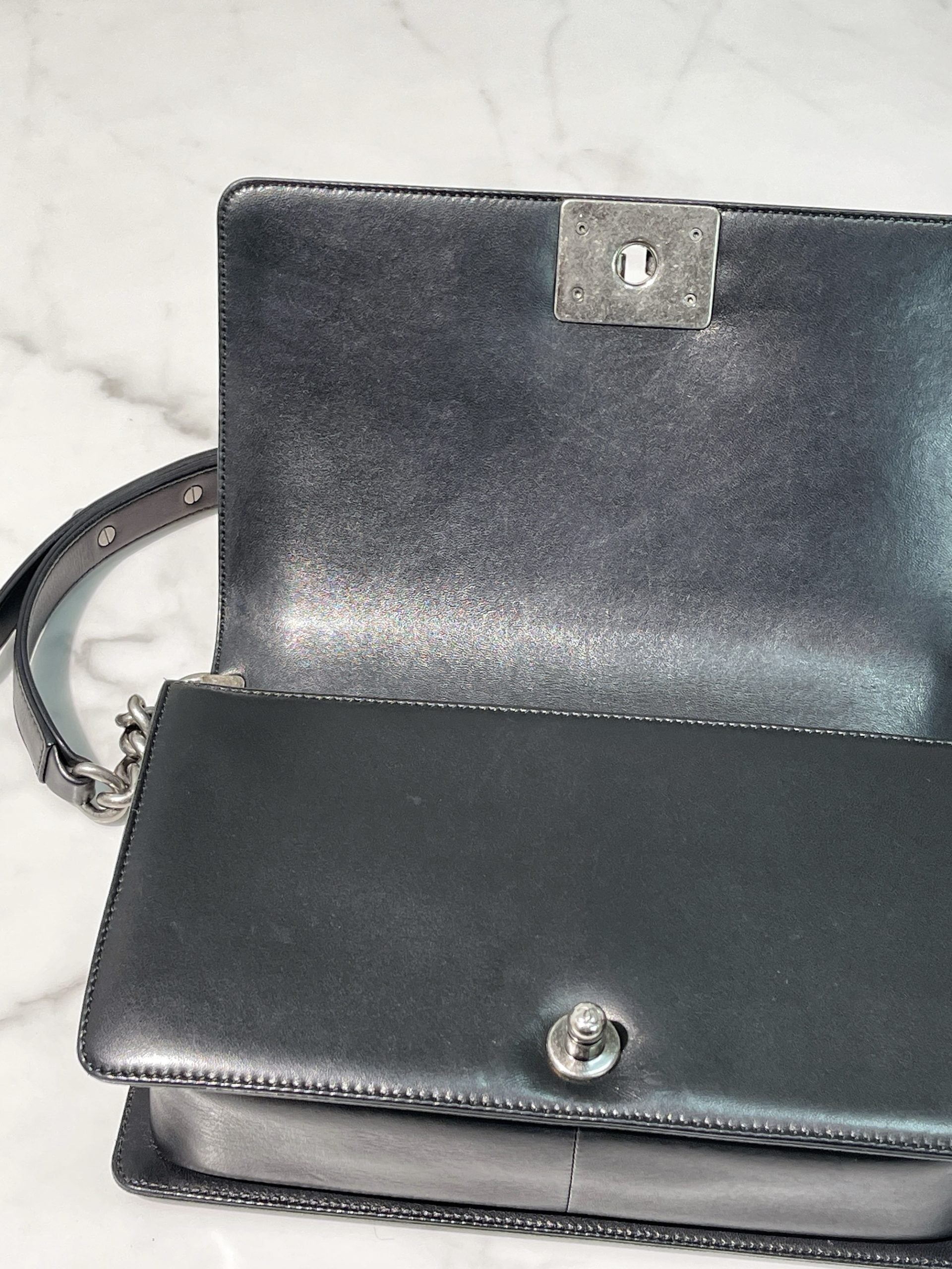 CHANEL MEDIUM BOY, Black/Silver