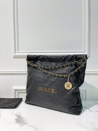 CHANEL MEDIUM 22 BAG, Black/Gold