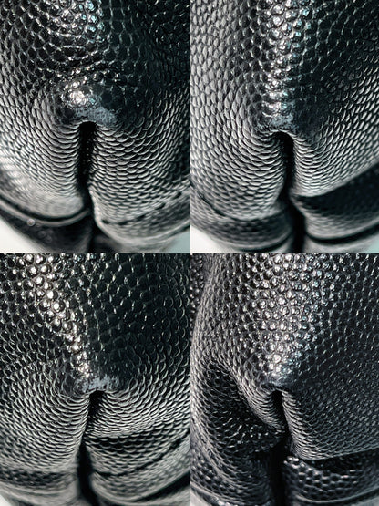 CHANEL MEDIUM 22 BAG, Black/Gold