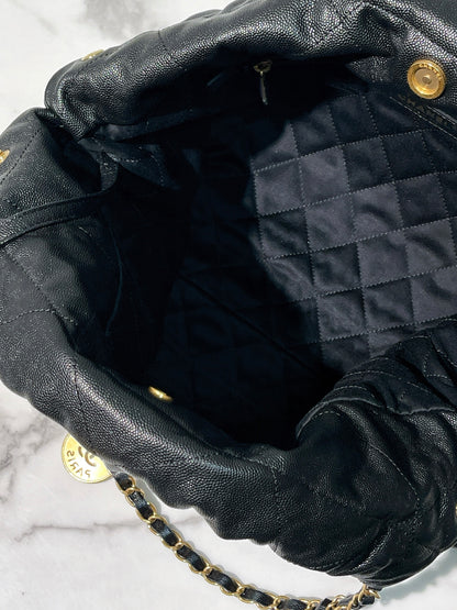 CHANEL MEDIUM 22 BAG, Black/Gold