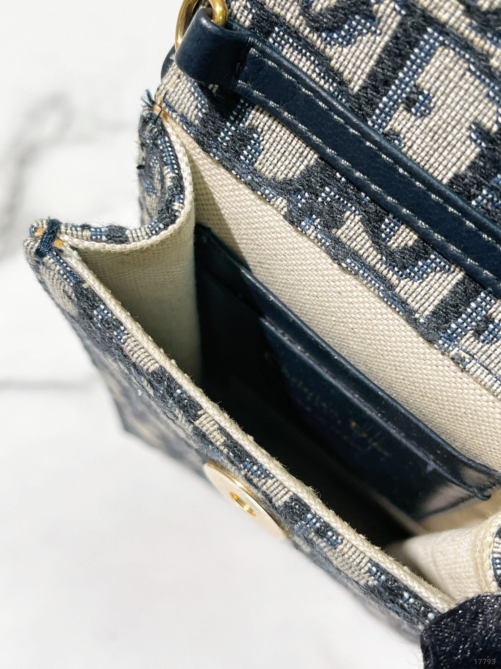 DIOR SADDLE PHONE HOLDER