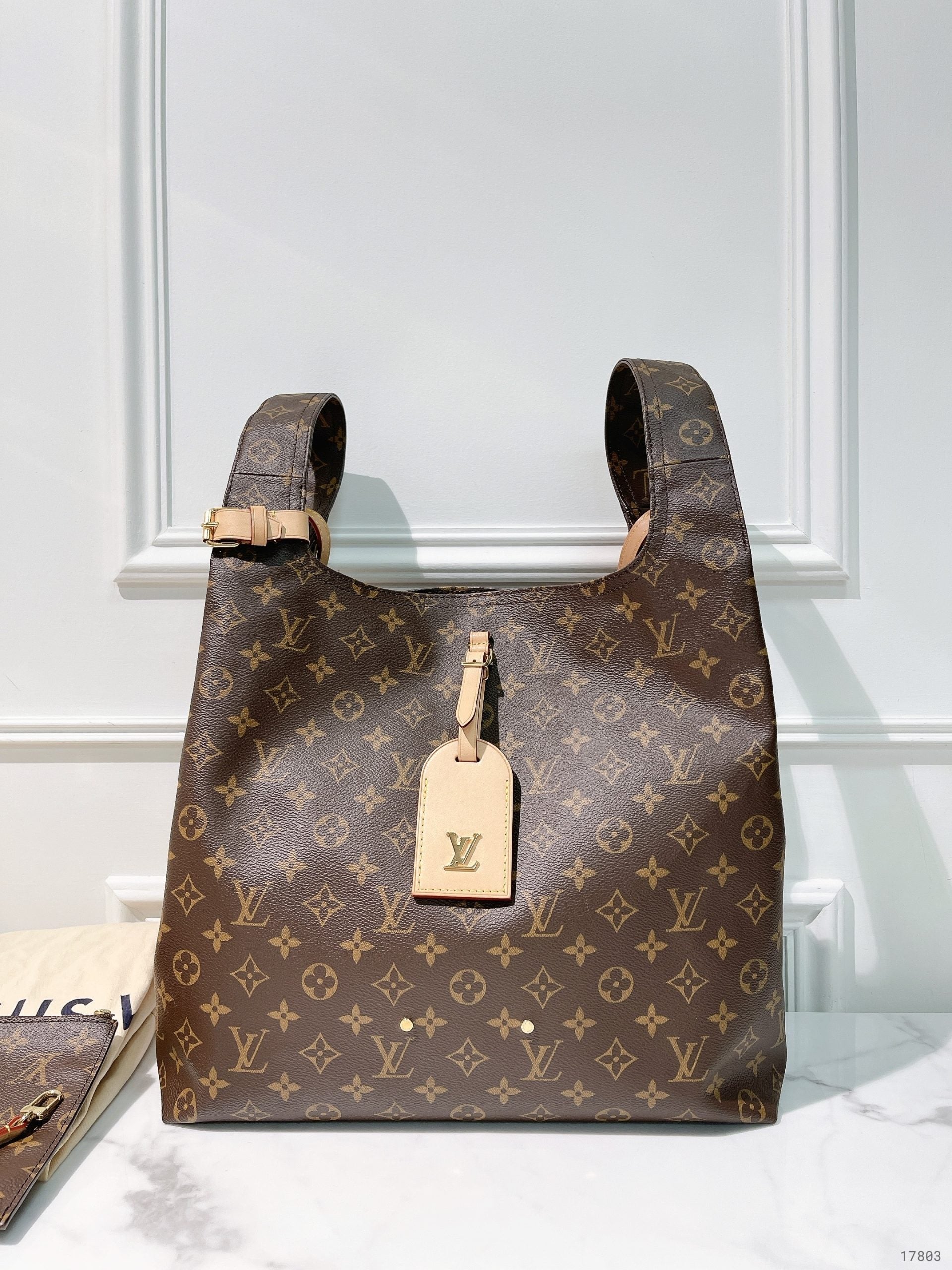 LV ATLANTIS GM, Monogram