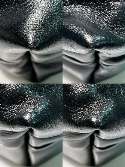 CHANEL MINI 22 BAG, Black/Gold