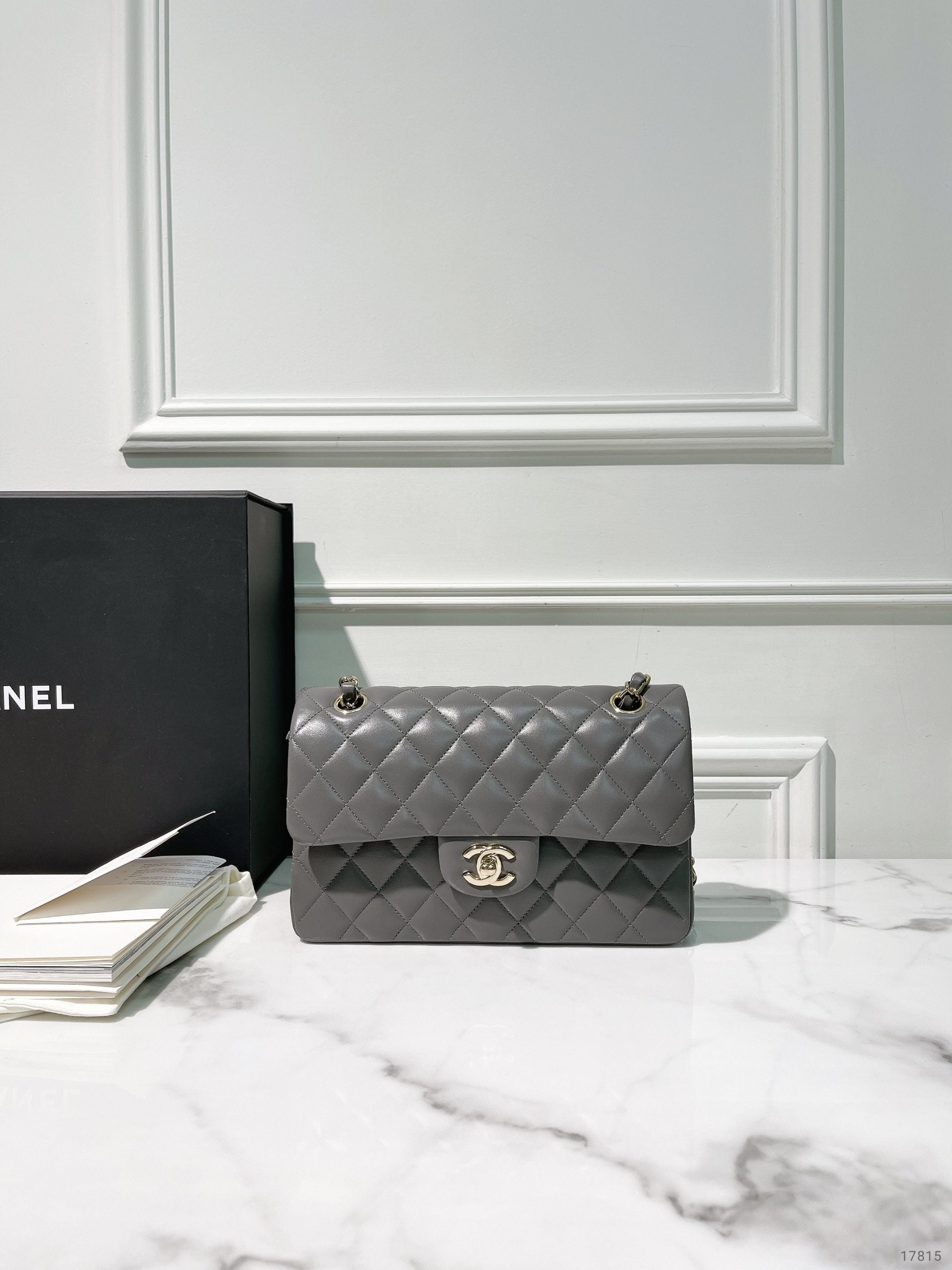 CHANEL SMALL CLASSIC FLAP, Grey/Gold
