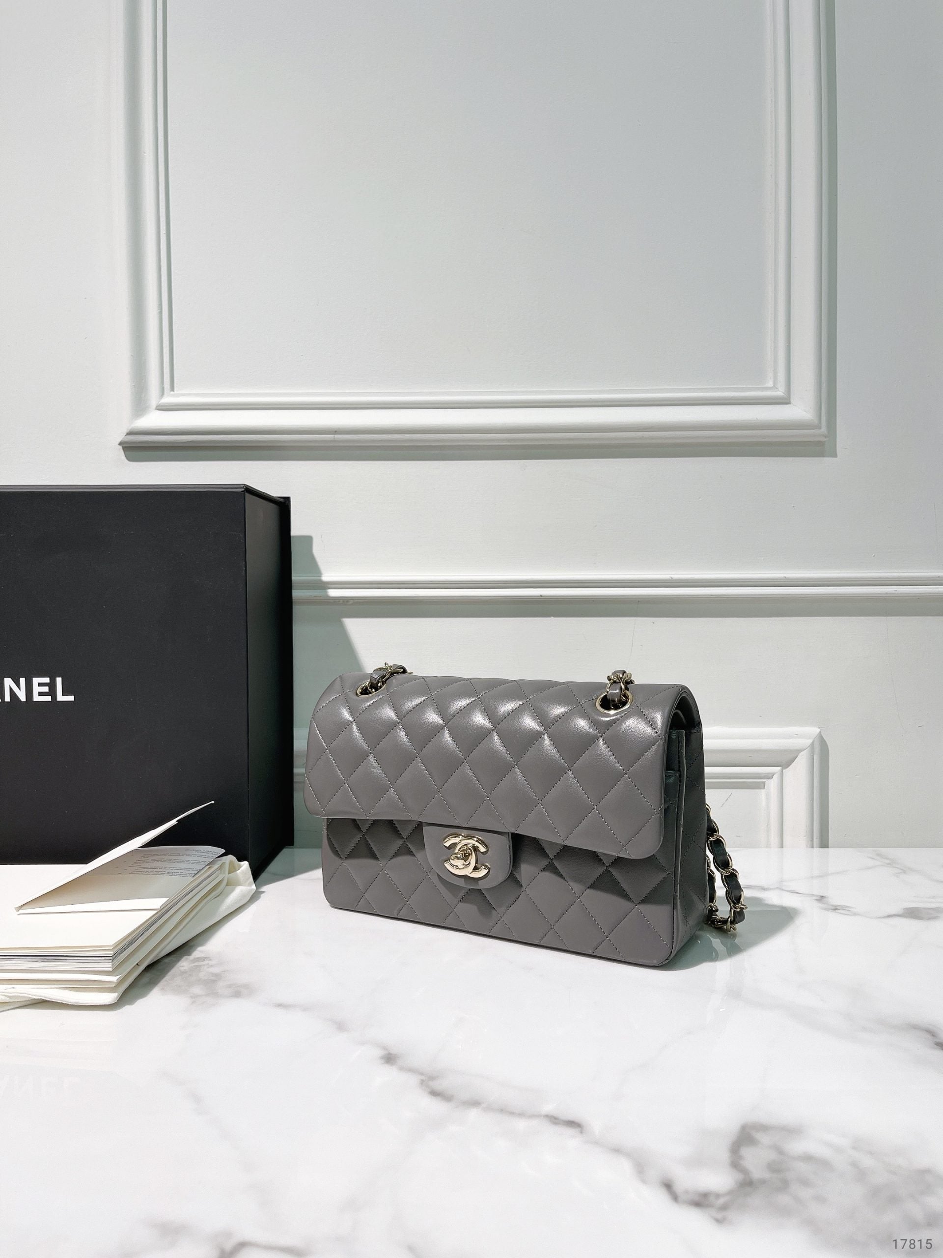 CHANEL SMALL CLASSIC FLAP, Grey/Gold