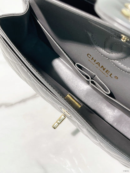 CHANEL SMALL CLASSIC FLAP, Grey/Gold