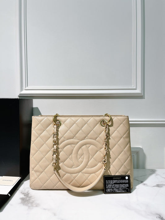 CHANEL GRAND SHOPPING TOTE, Beige/Gold
