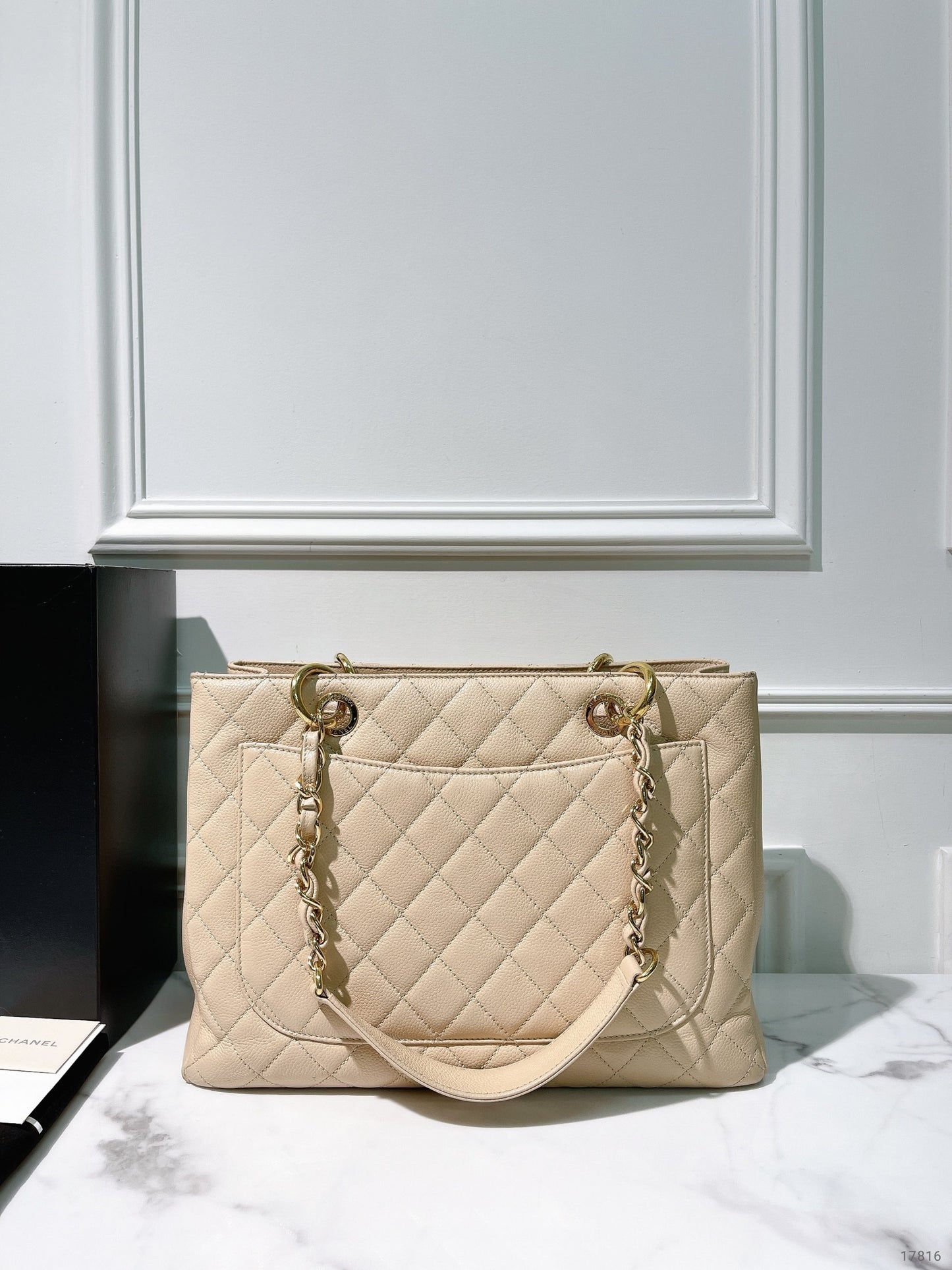 CHANEL GRAND SHOPPING TOTE, Beige/Gold