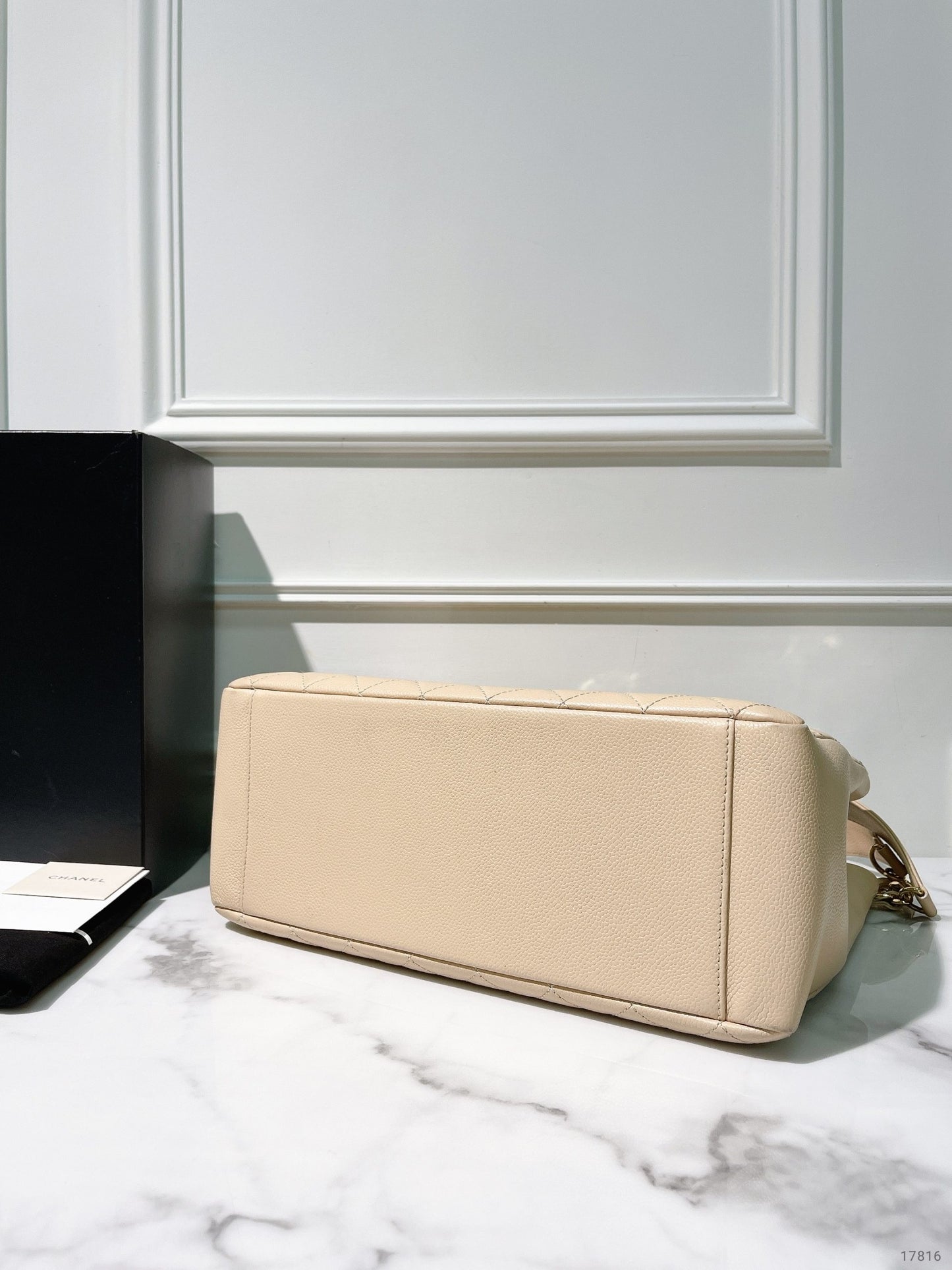 CHANEL GRAND SHOPPING TOTE, Beige/Gold