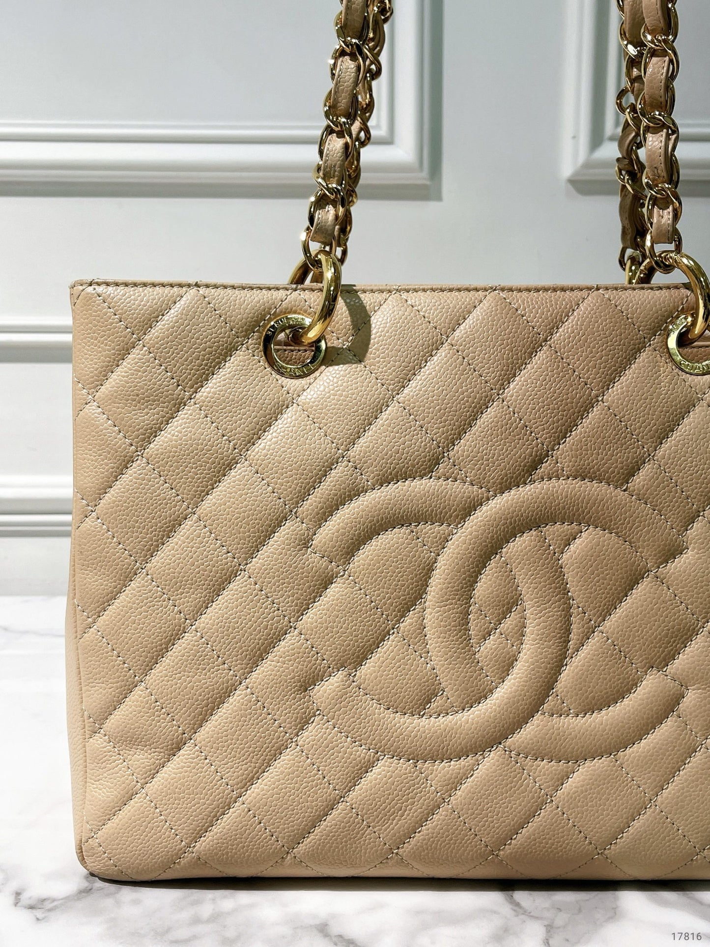 CHANEL GRAND SHOPPING TOTE, Beige/Gold