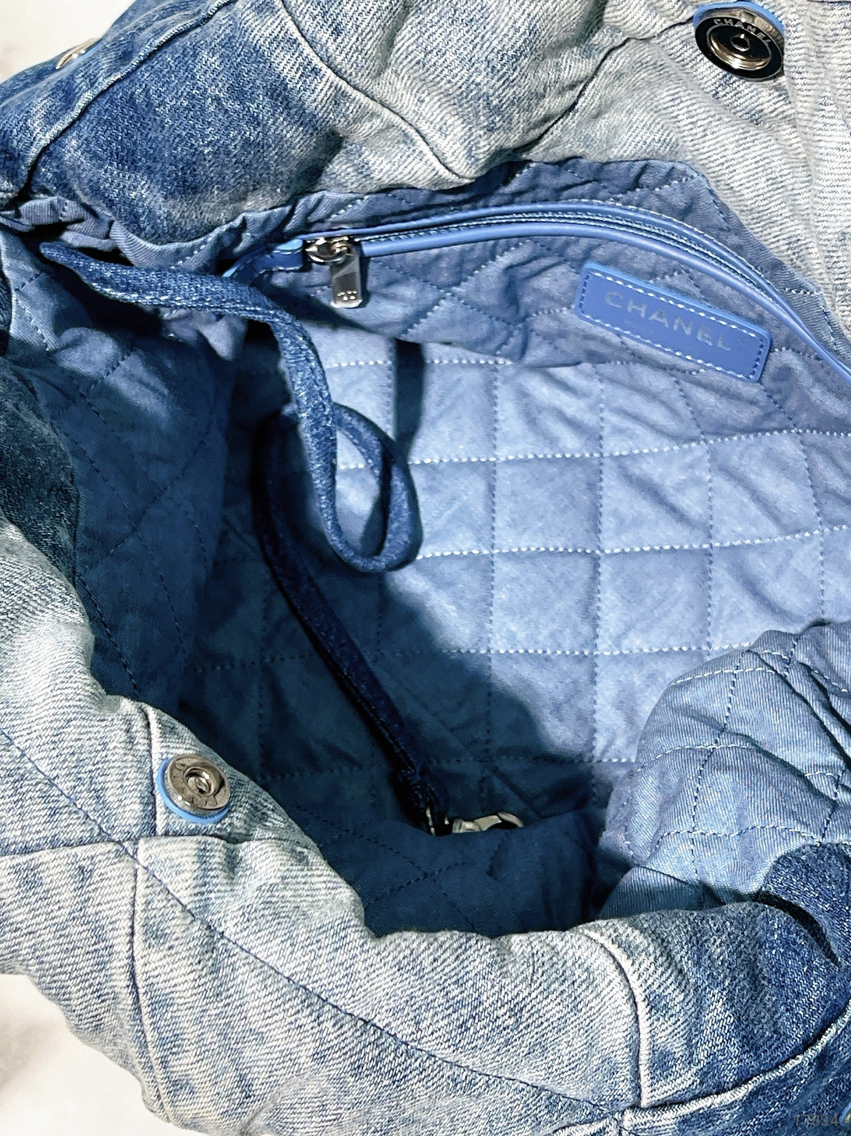CHANEL SMALL 22 BAG, Denim
