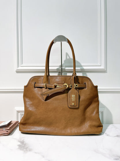 MIUMIU AVENTURE MEDIUM