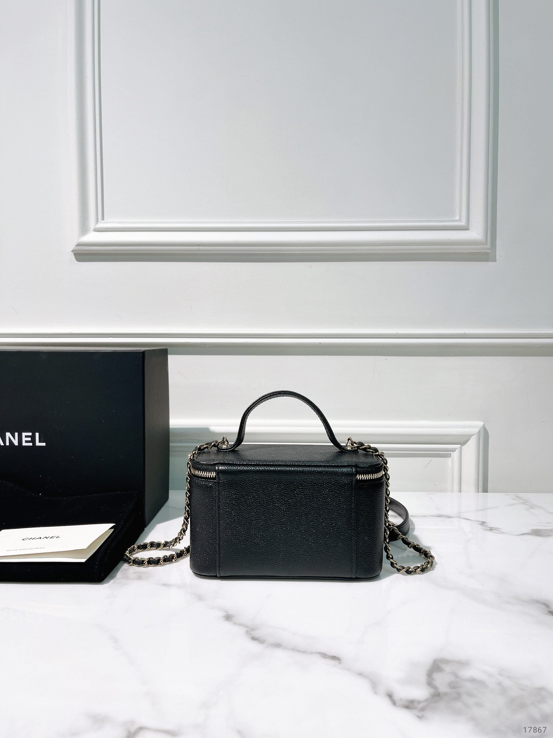 CHANEL 23P VANITY CASE WITH HANDLE, Black/Gold