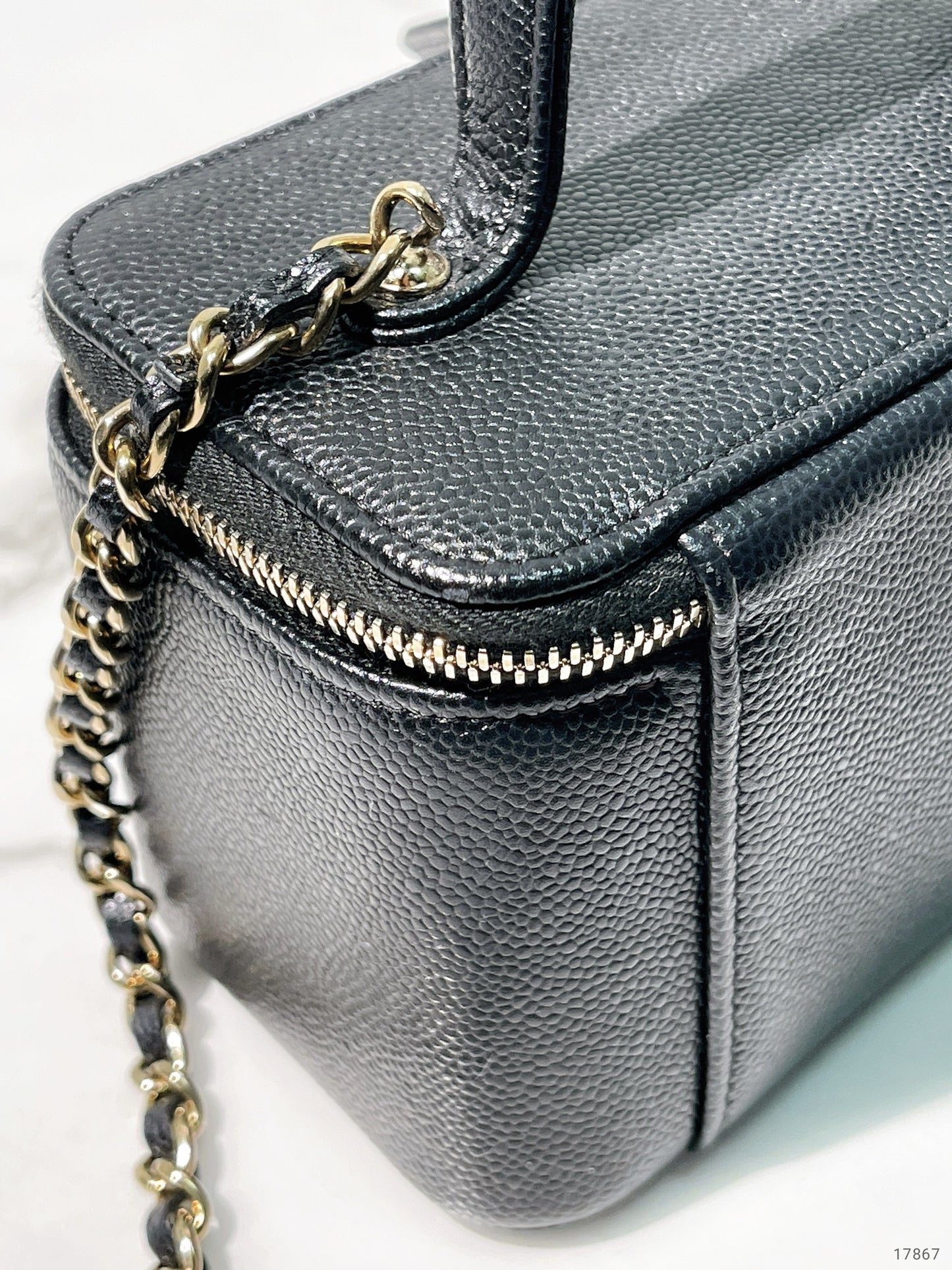 CHANEL 23P VANITY CASE WITH HANDLE, Black/Gold