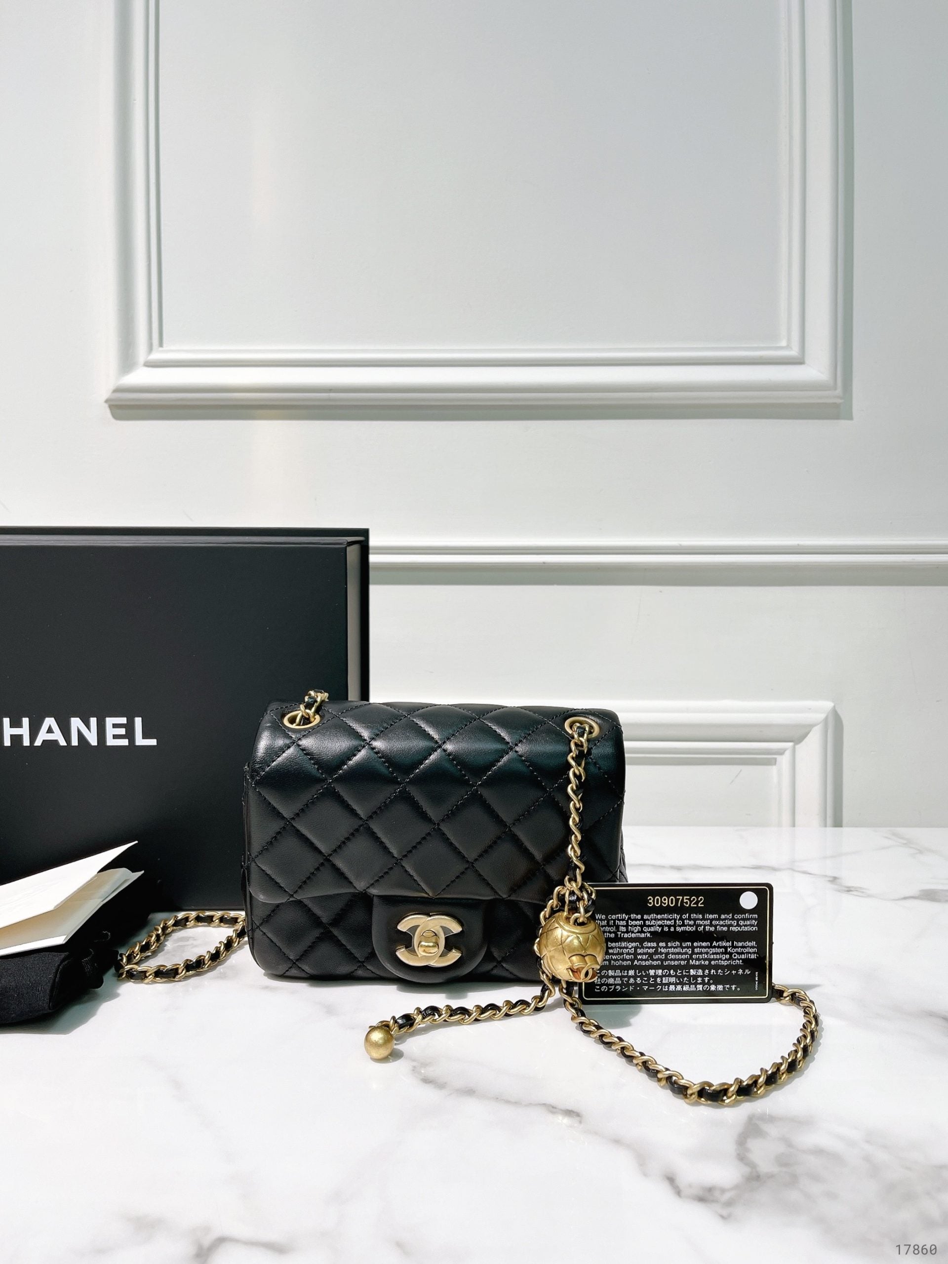 CHANEL PEARL CRUSH MINI SQUARE, Black/Gold