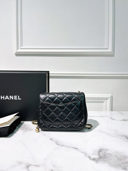 CHANEL PEARL CRUSH MINI SQUARE, Black/Gold