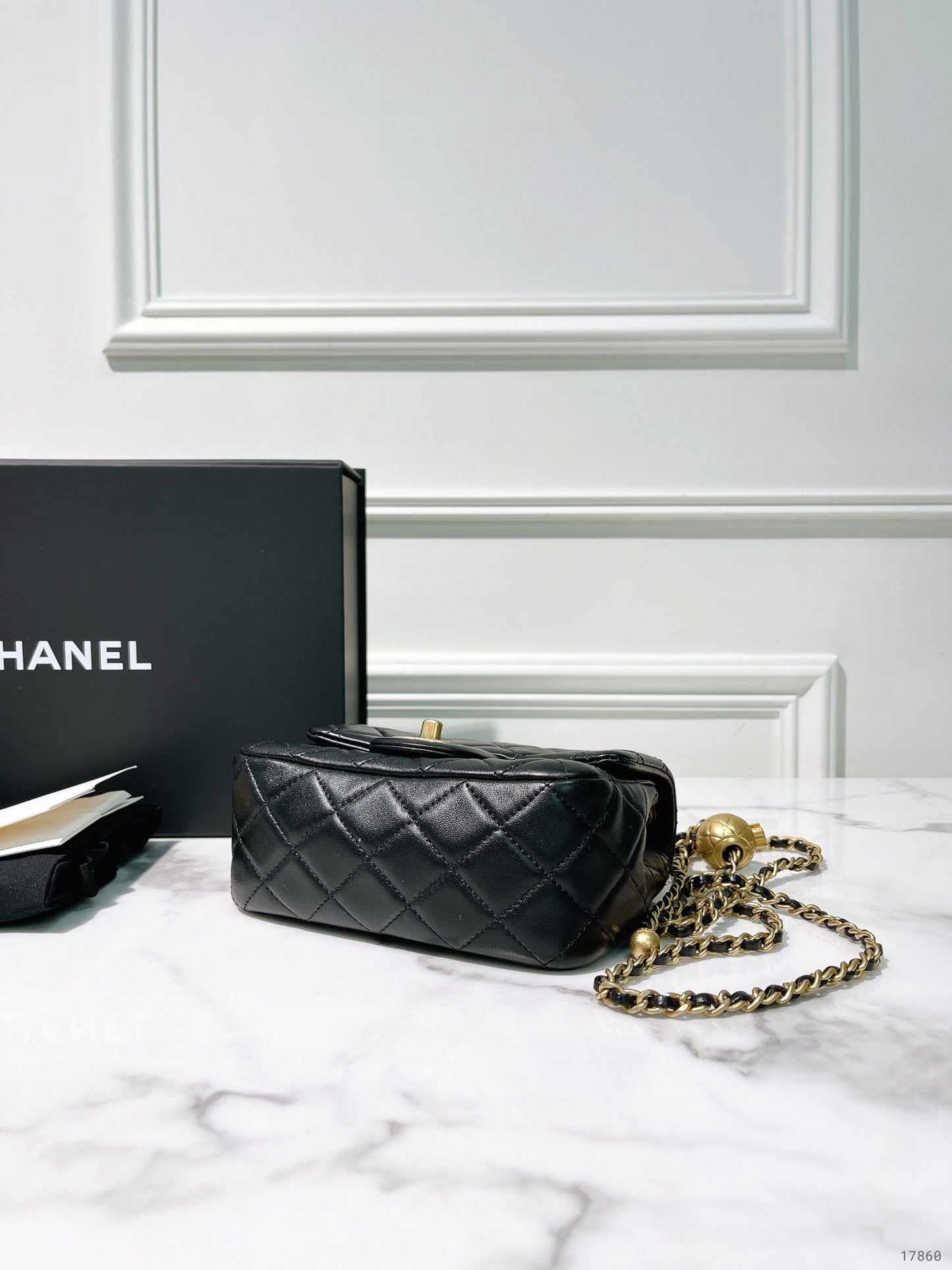 CHANEL PEARL CRUSH MINI SQUARE, Black/Gold
