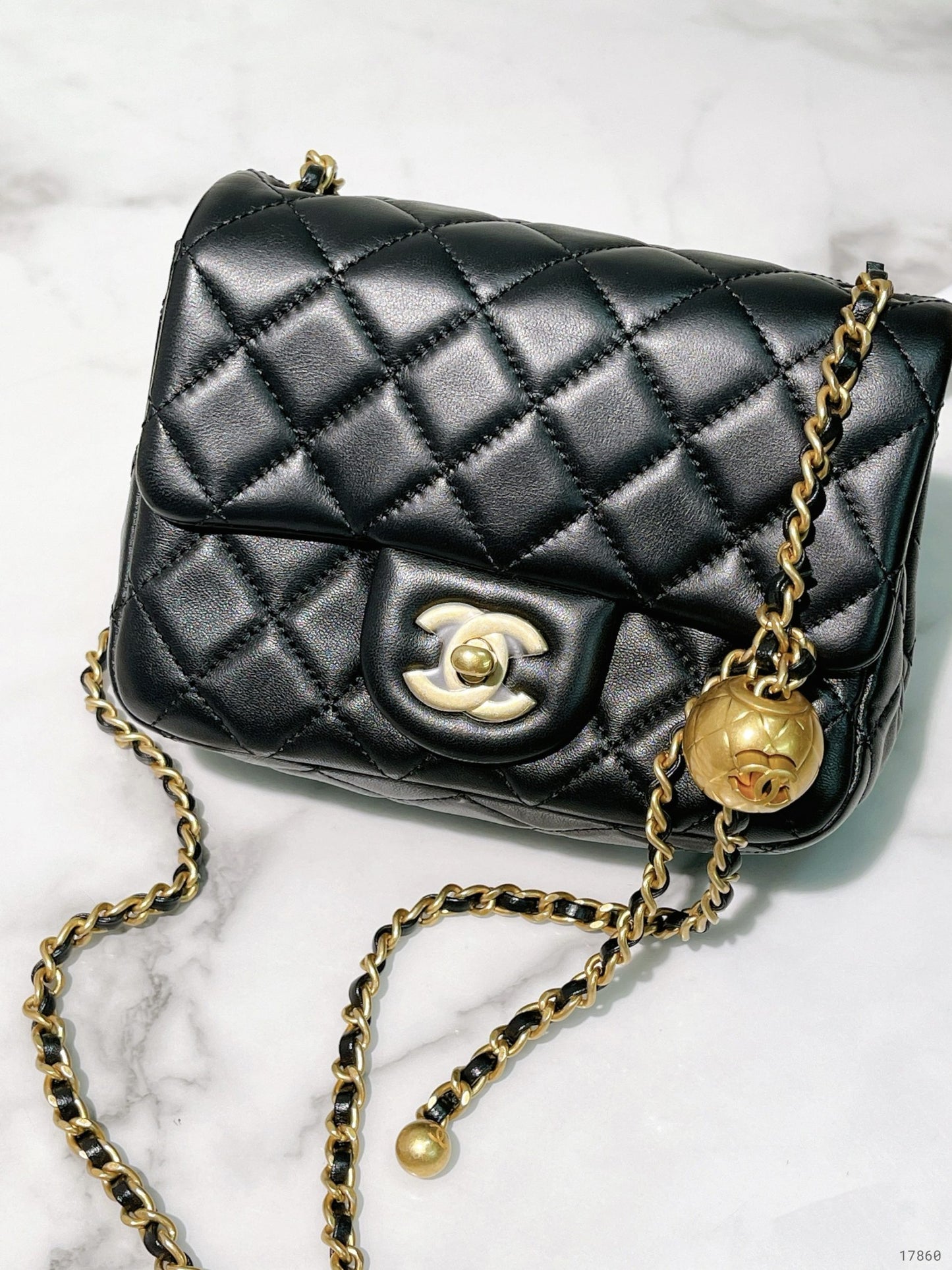 CHANEL PEARL CRUSH MINI SQUARE, Black/Gold