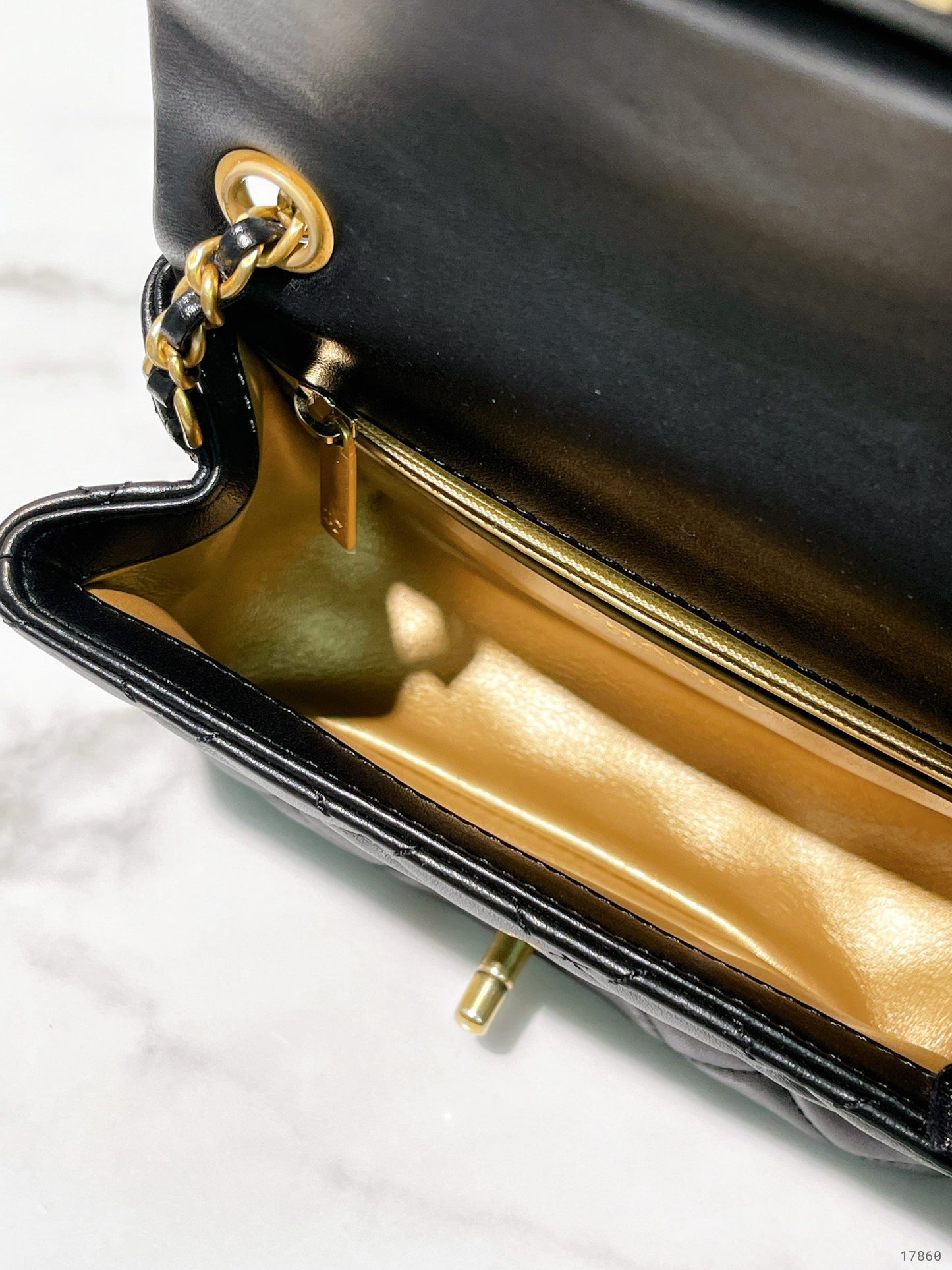 CHANEL PEARL CRUSH MINI SQUARE, Black/Gold