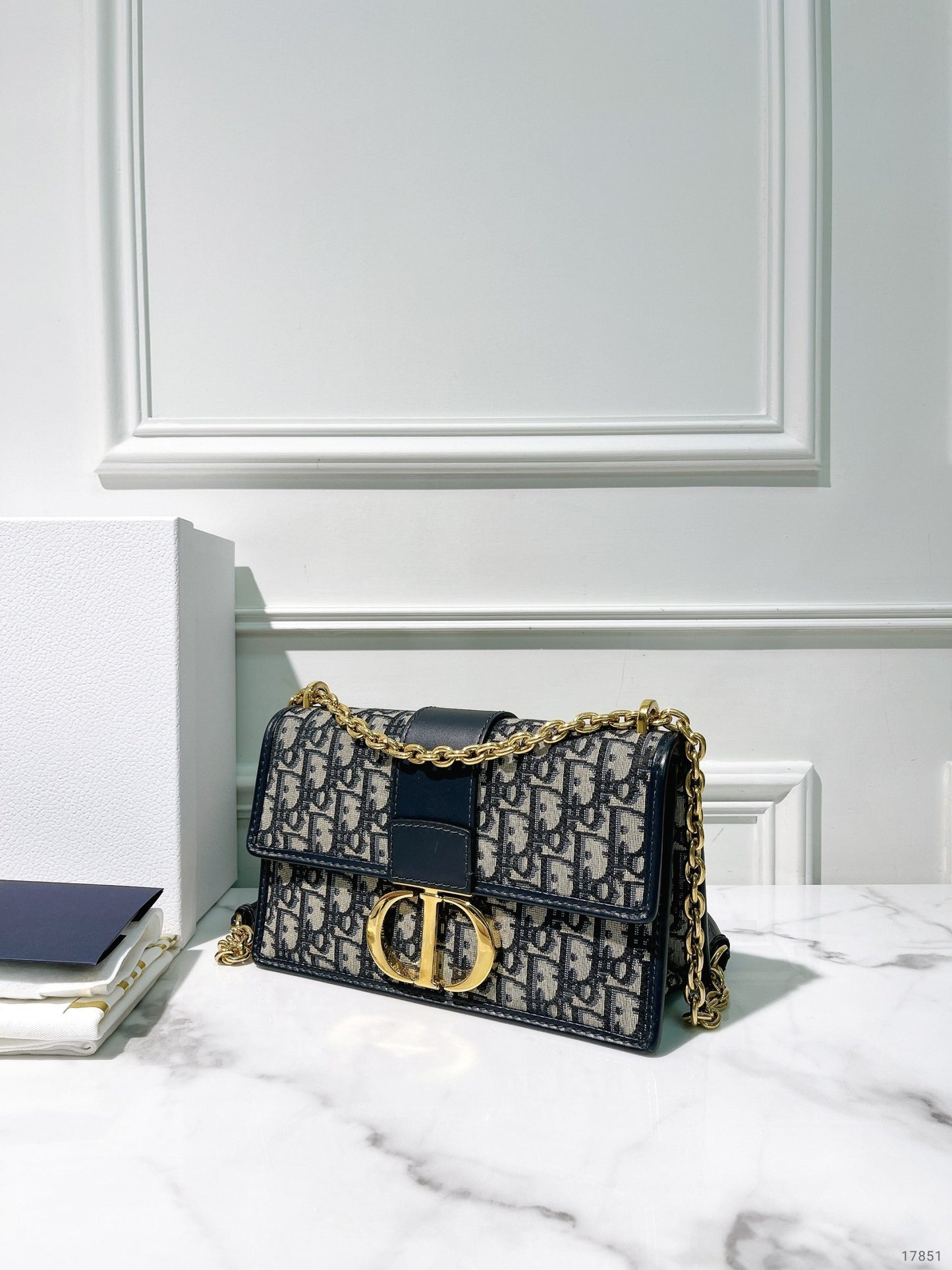 DIOR 30 MONTAIGNE CHAIN BAG