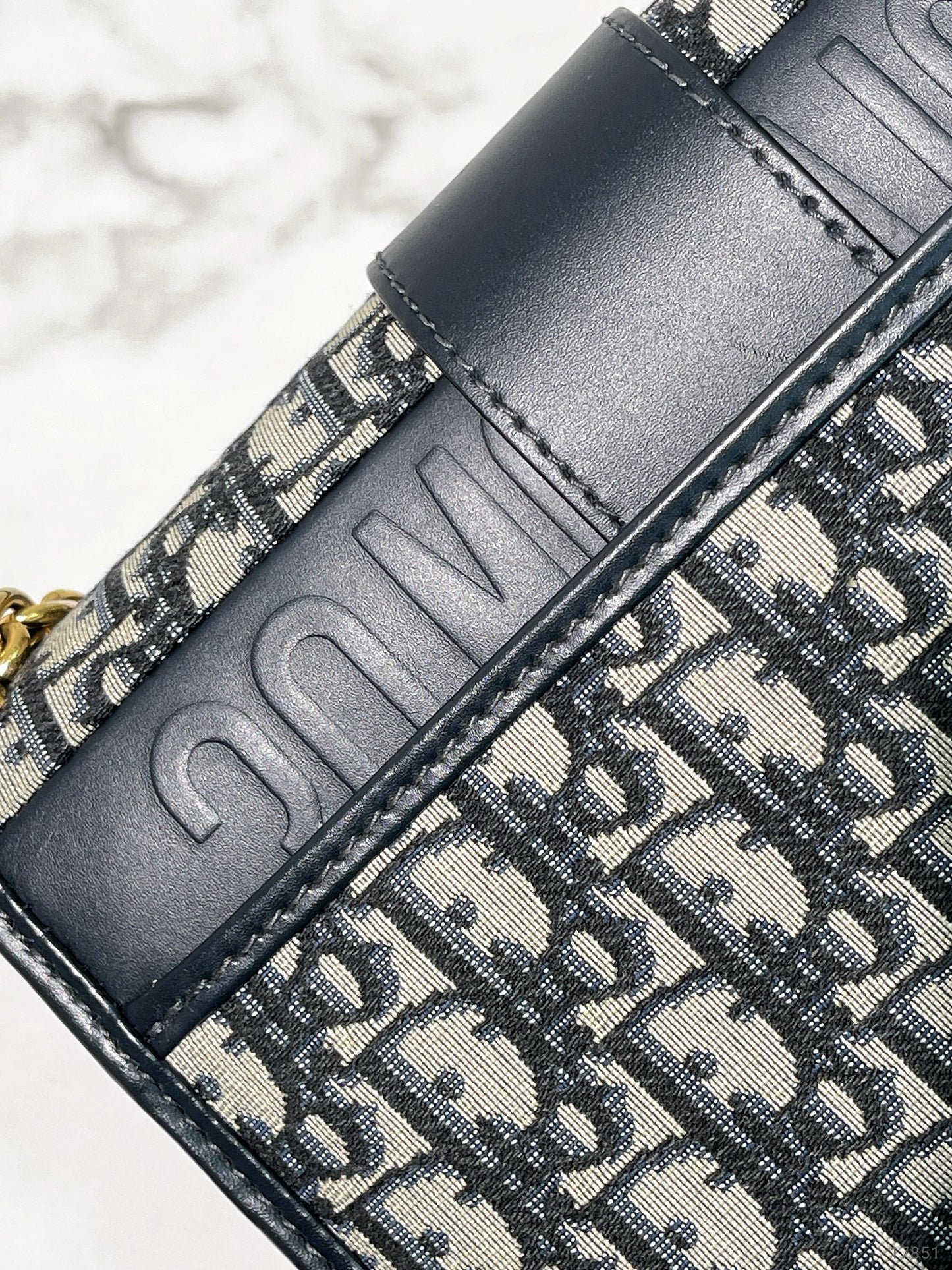 DIOR 30 MONTAIGNE CHAIN BAG