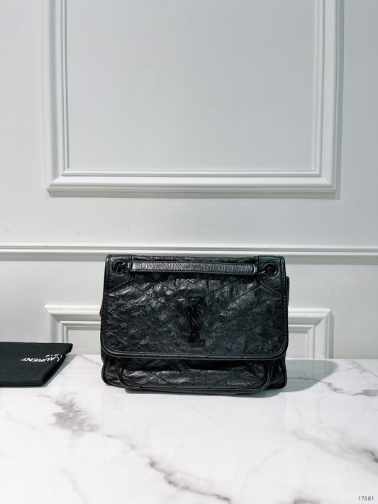 YSL MEDIUM NIKI, So Black