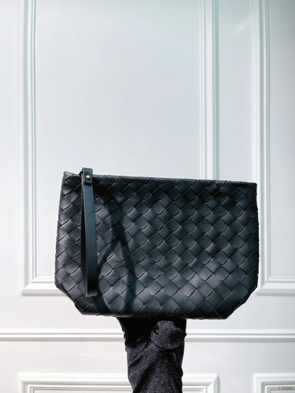 BOTTEGA VENETA POUCH, Black/Silver