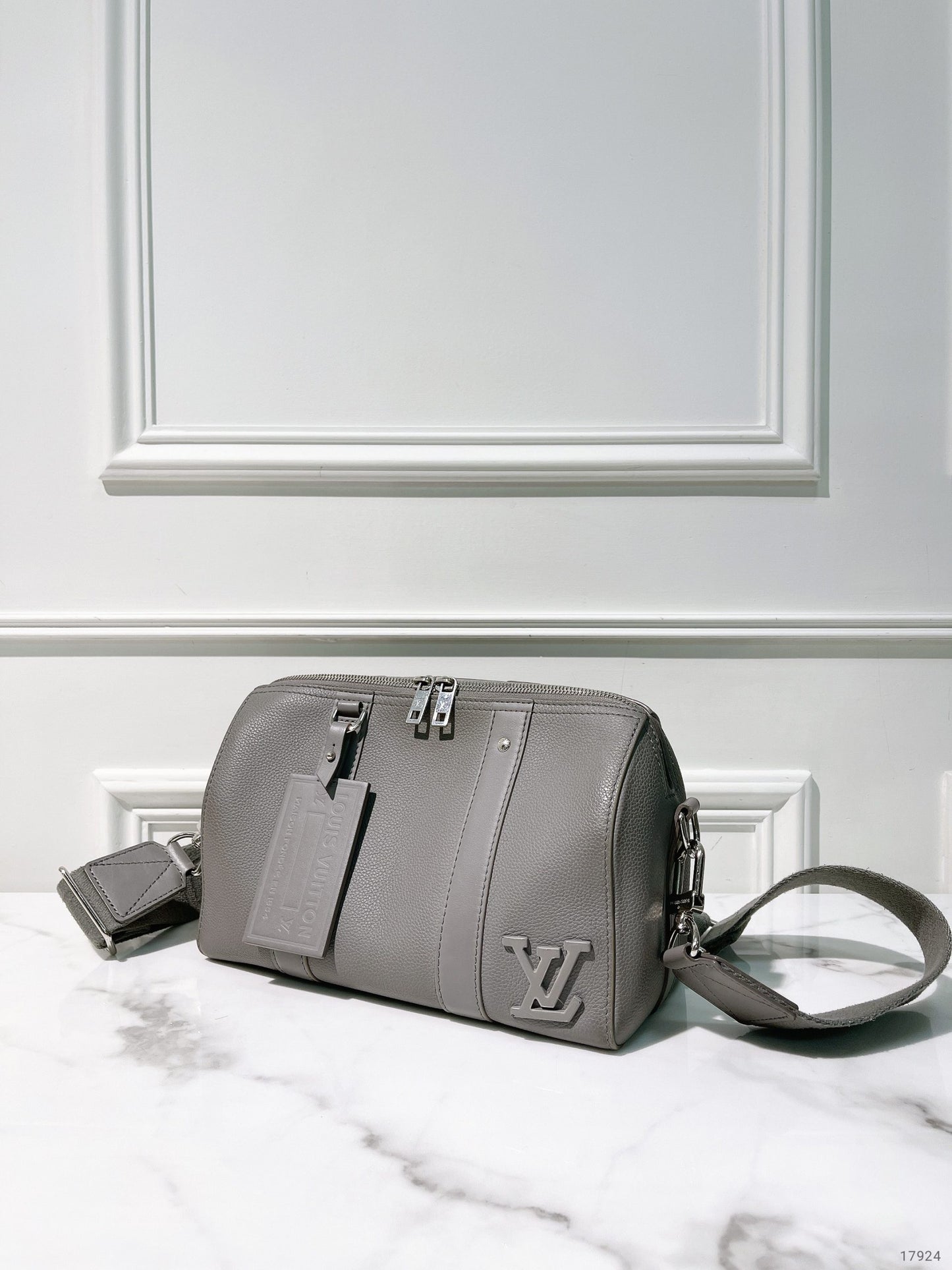 LV CITY KEEPALL, Grey/Silver