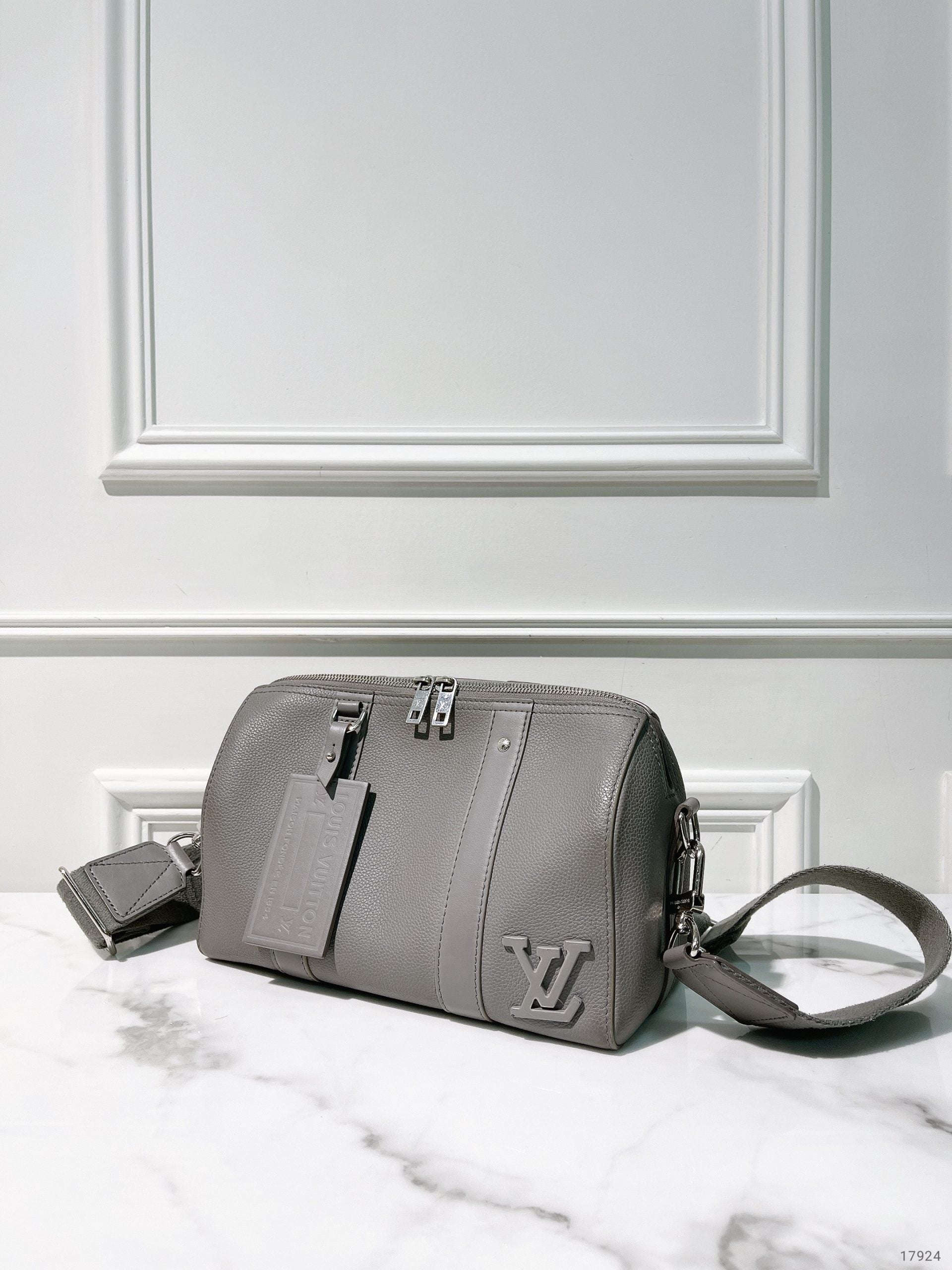 LV CITY KEEPALL, Grey/Silver