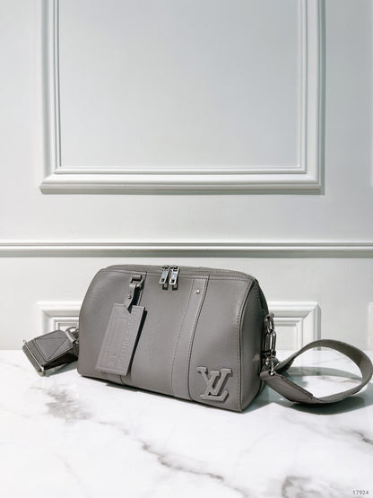 LV CITY KEEPALL, Grey/Silver