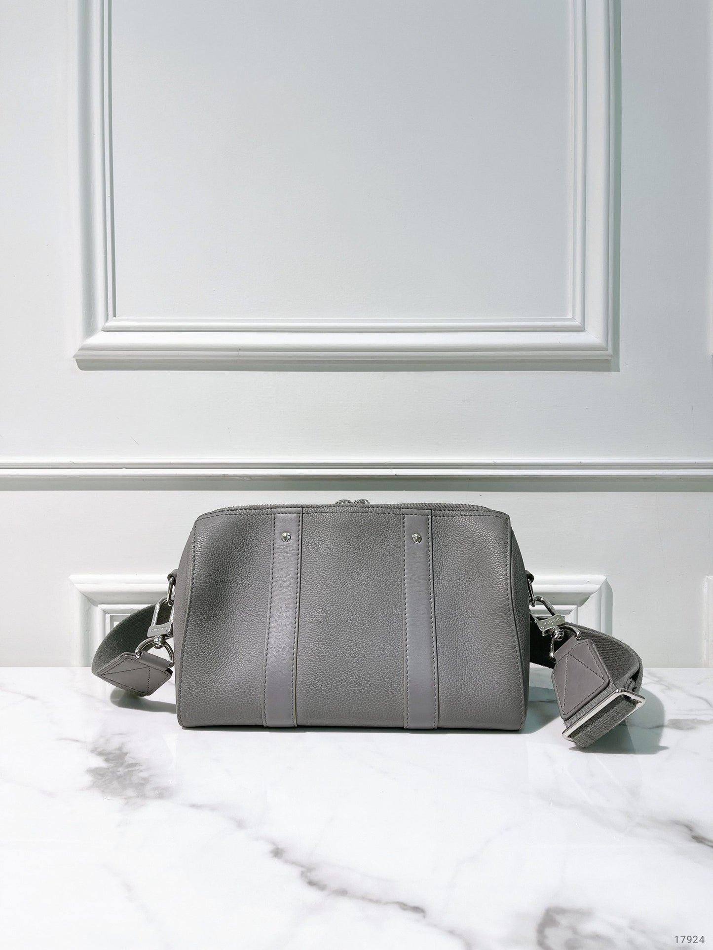 LV CITY KEEPALL, Grey/Silver