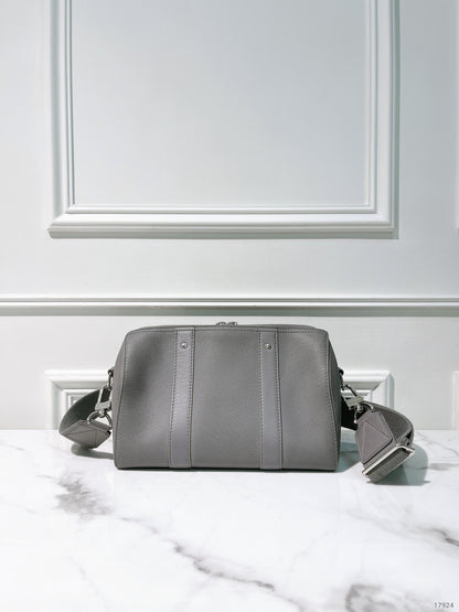 LV CITY KEEPALL, Grey/Silver