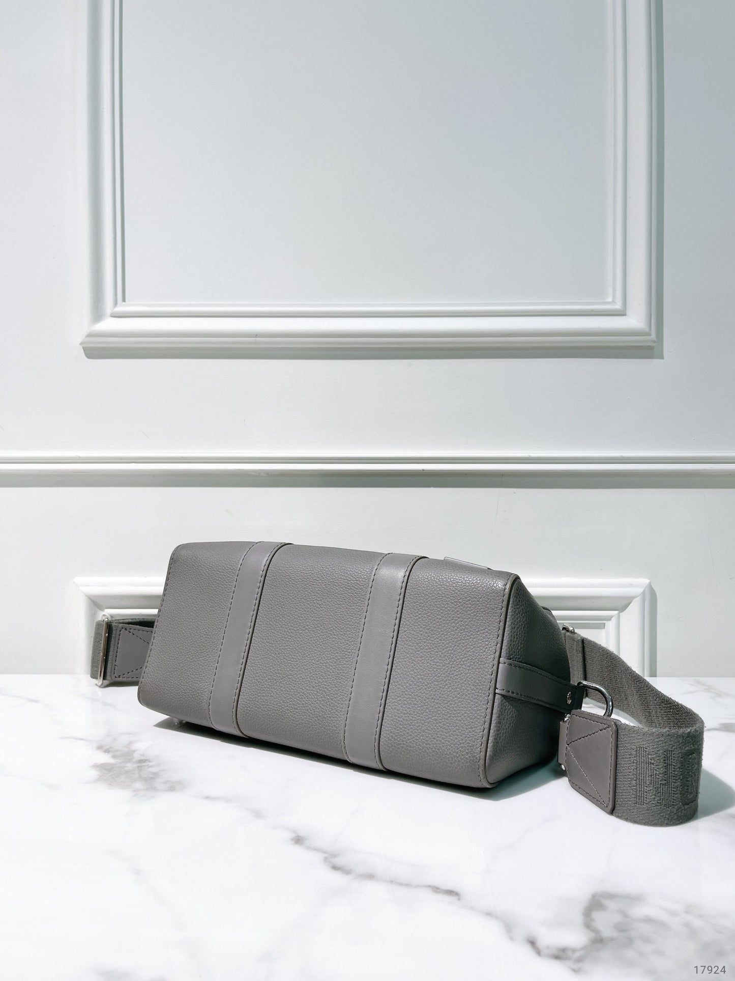 LV CITY KEEPALL, Grey/Silver