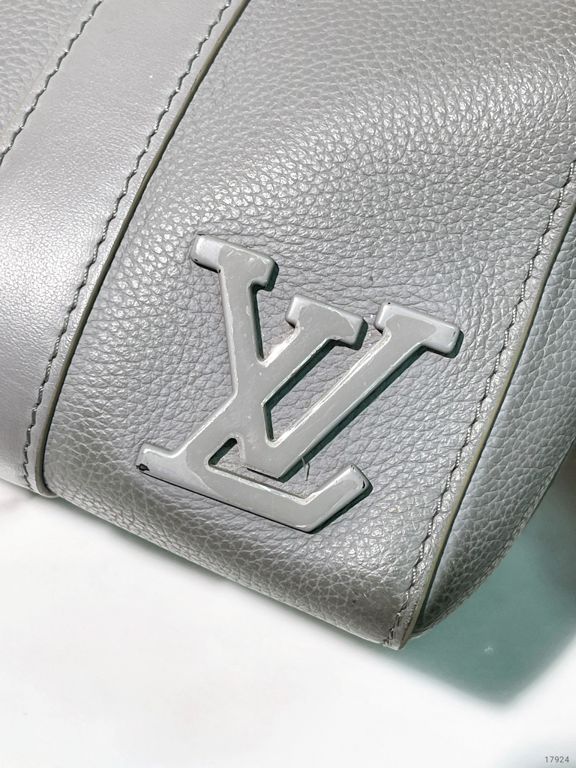 LV CITY KEEPALL, Grey/Silver
